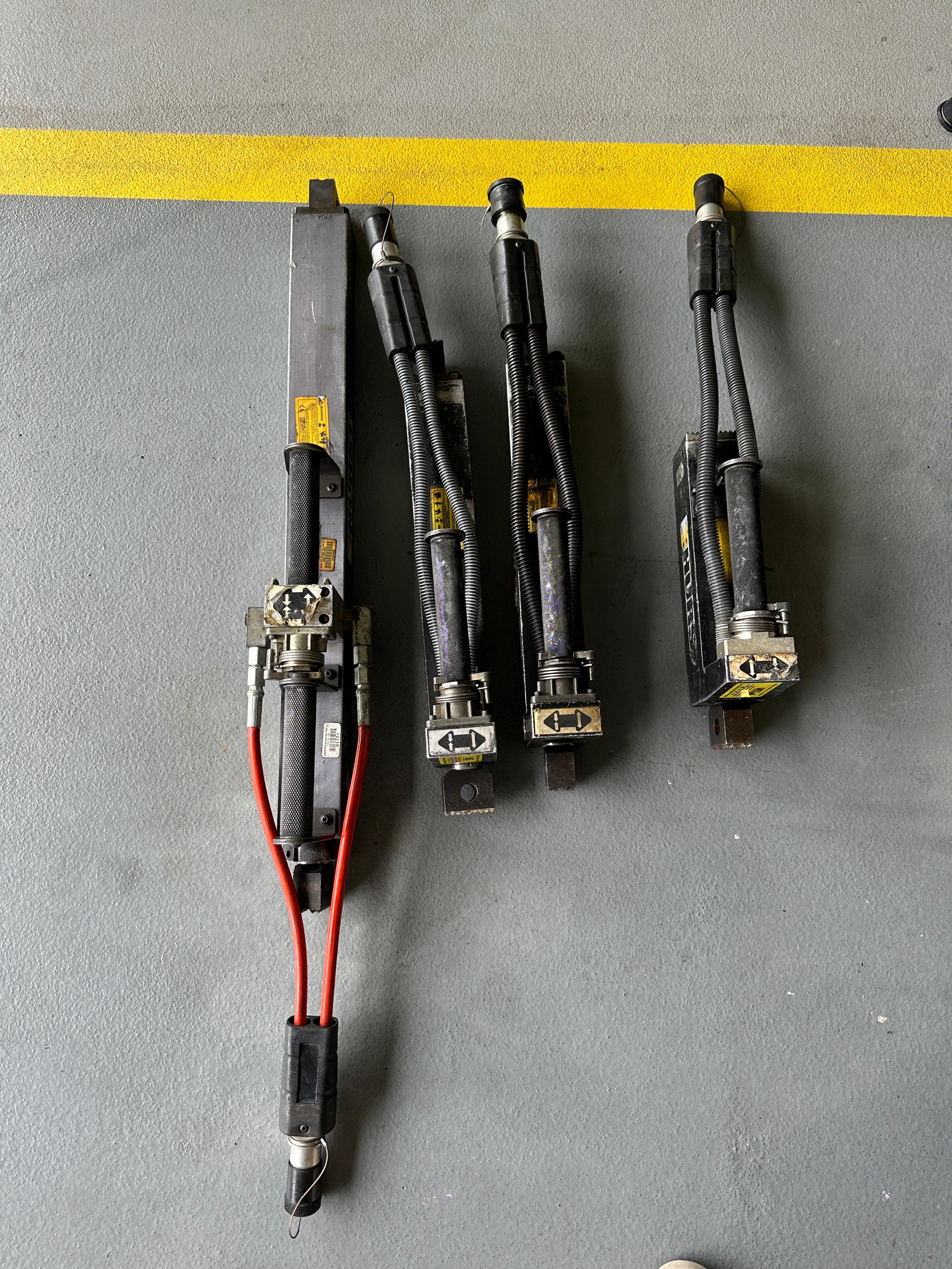 Hurst rescue tools, power units, hydraulic cords - image 3
