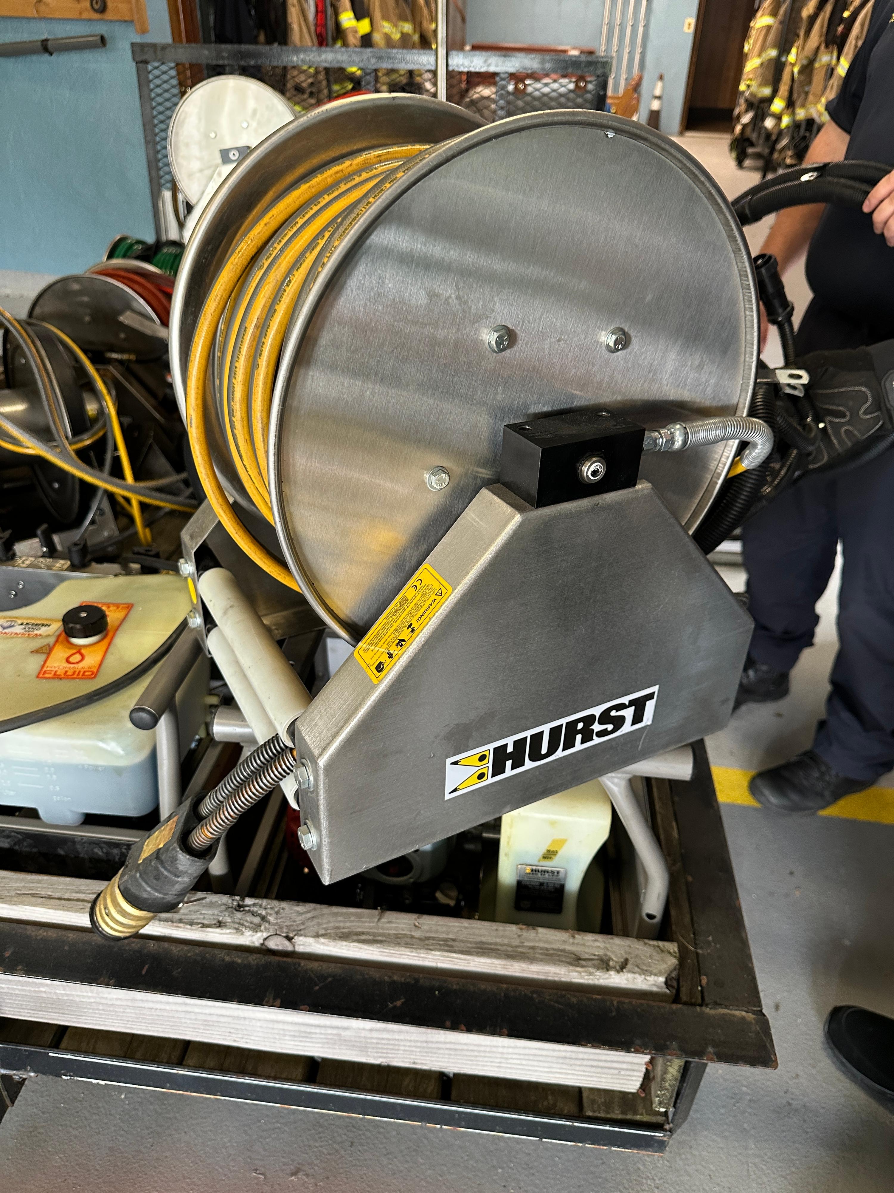 Hurst rescue tools, power units, hydraulic cords - image 22