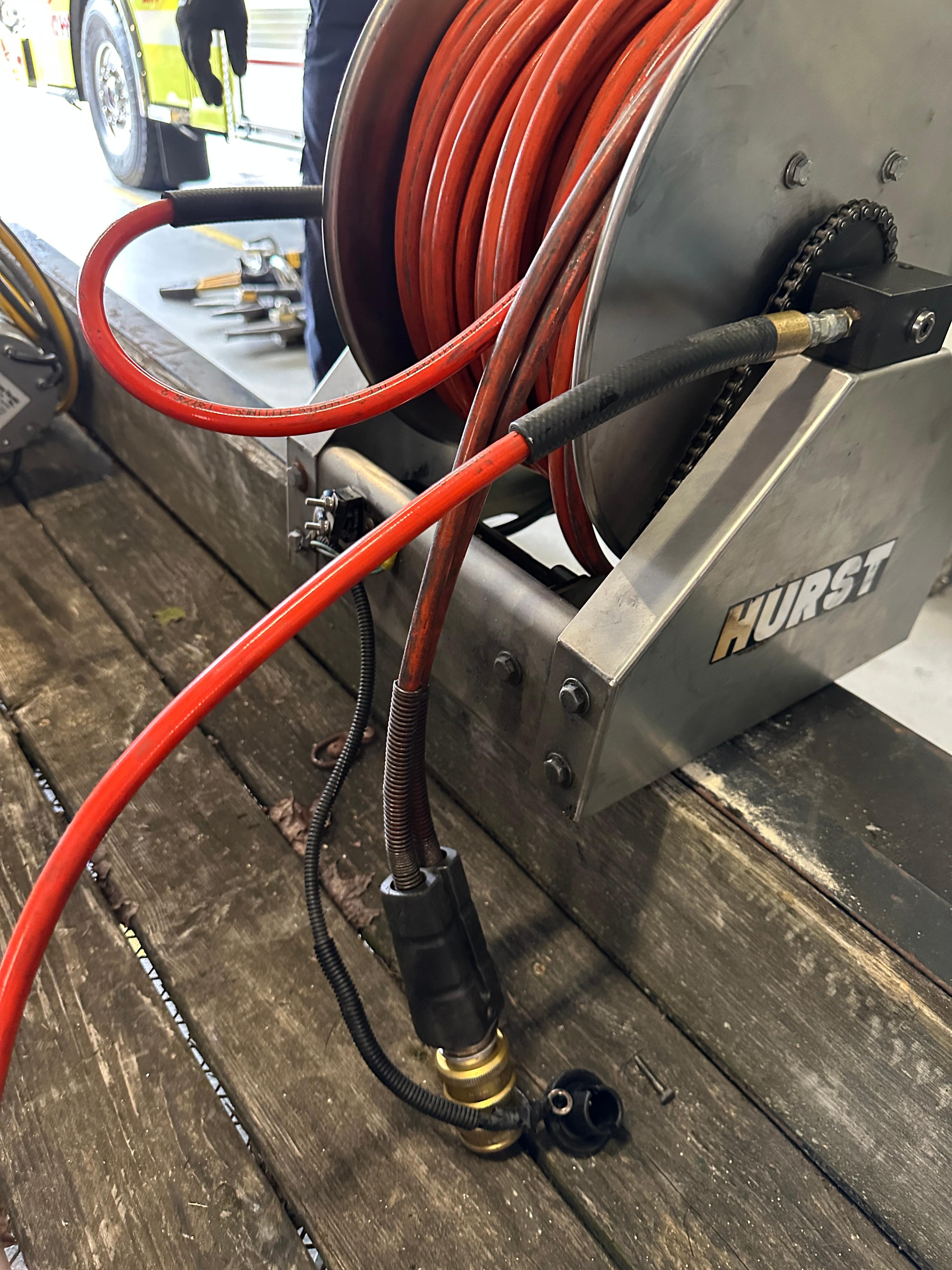 Hurst rescue tools, power units, hydraulic cords - image 37