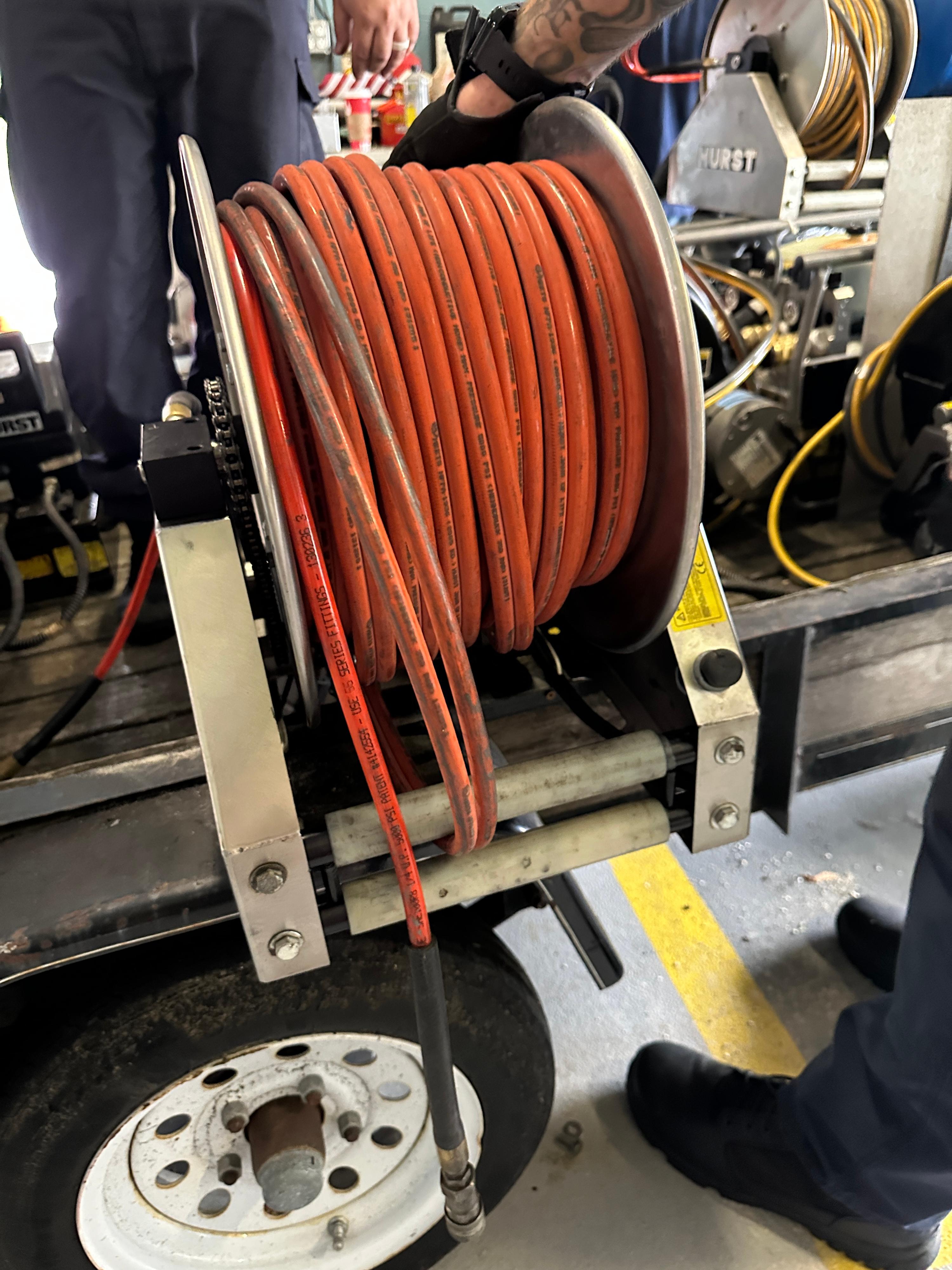 Hurst rescue tools, power units, hydraulic cords - image 35