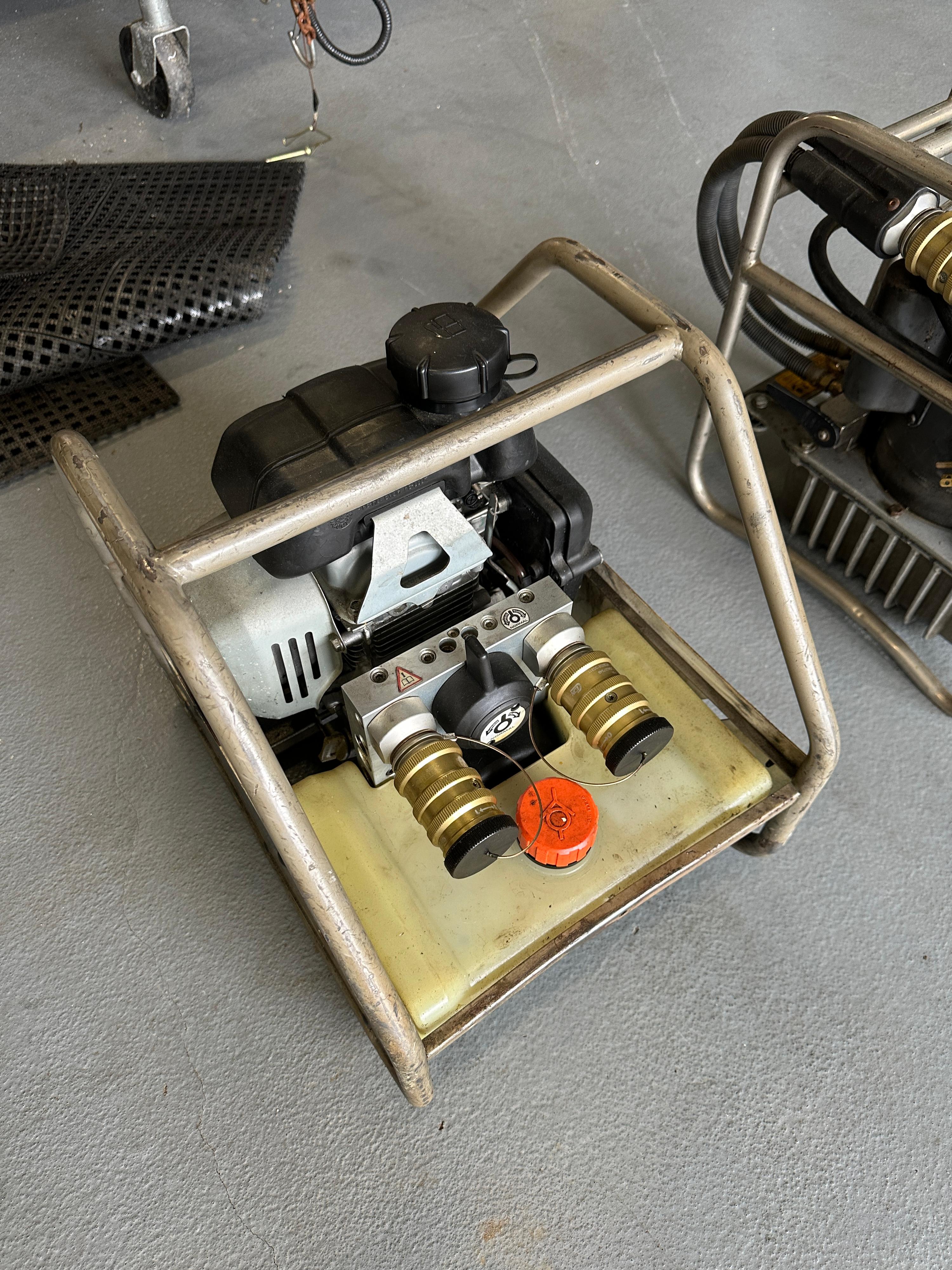 Hurst rescue tools, power units, hydraulic cords - image 14