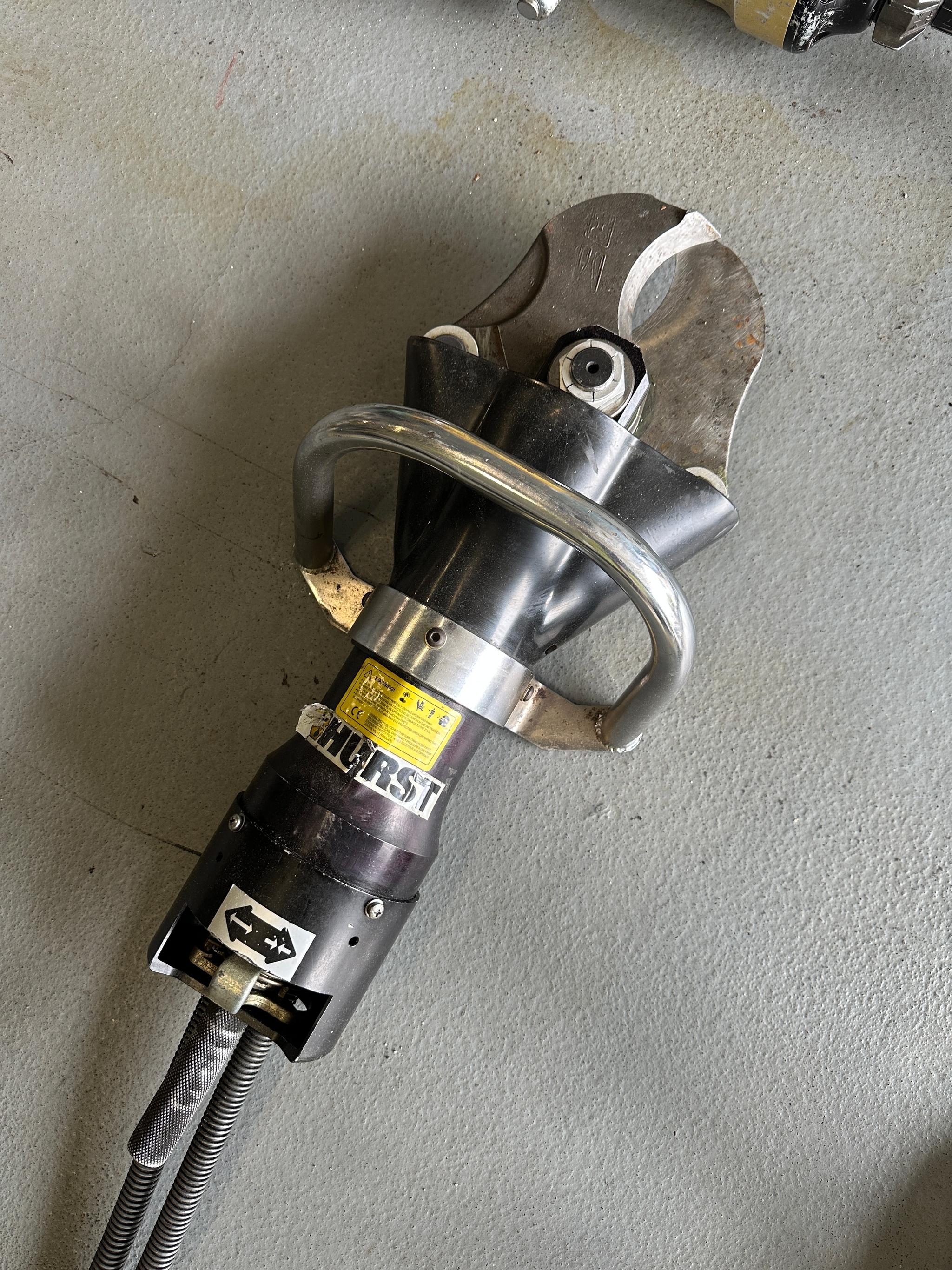 Hurst rescue tools, power units, hydraulic cords - image 5