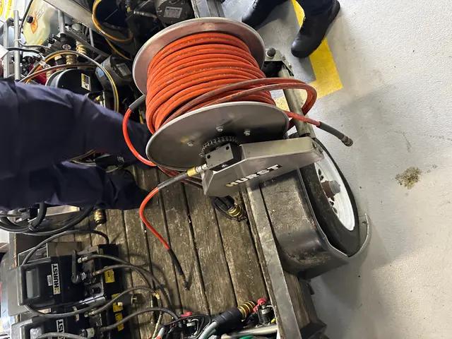 Hydraulic Cords + Reels - image 17