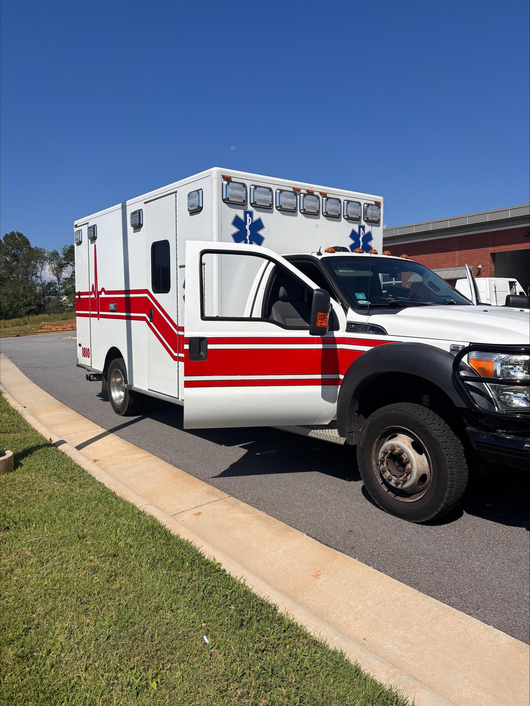 2013 Ford F-450 4x4 Type I Ambulance - image 3