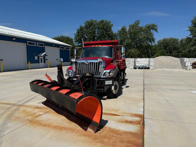 2012 International Dump Truck - image 1