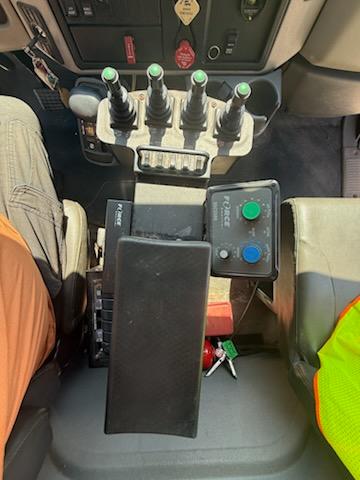 2012 International Dump Truck - image 15