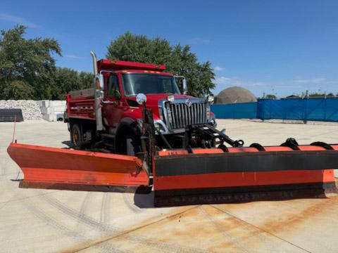 2012 International Dump Truck - image 2