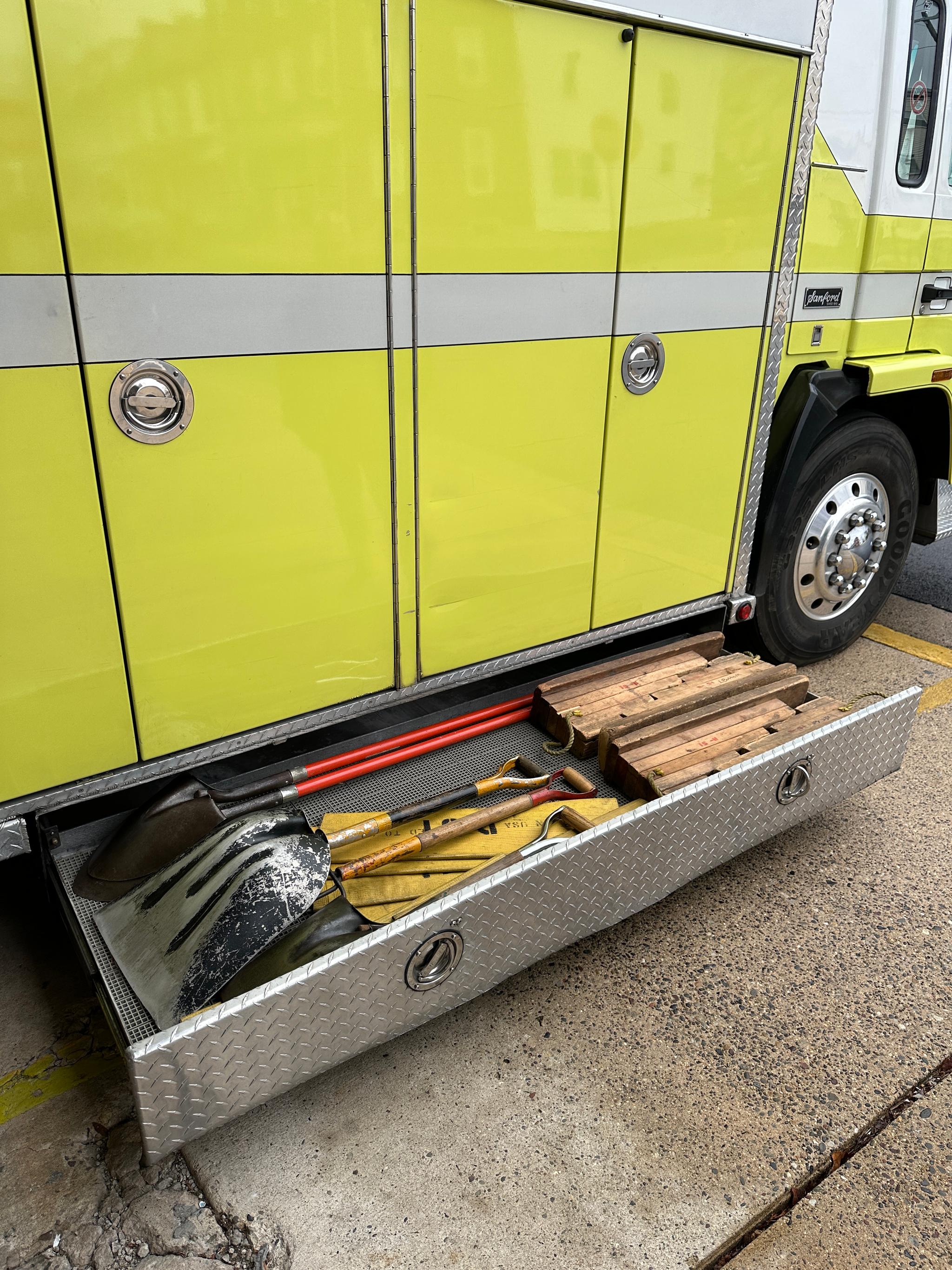 1990 Volvo/Sanford Walk-In Rescue - image 4