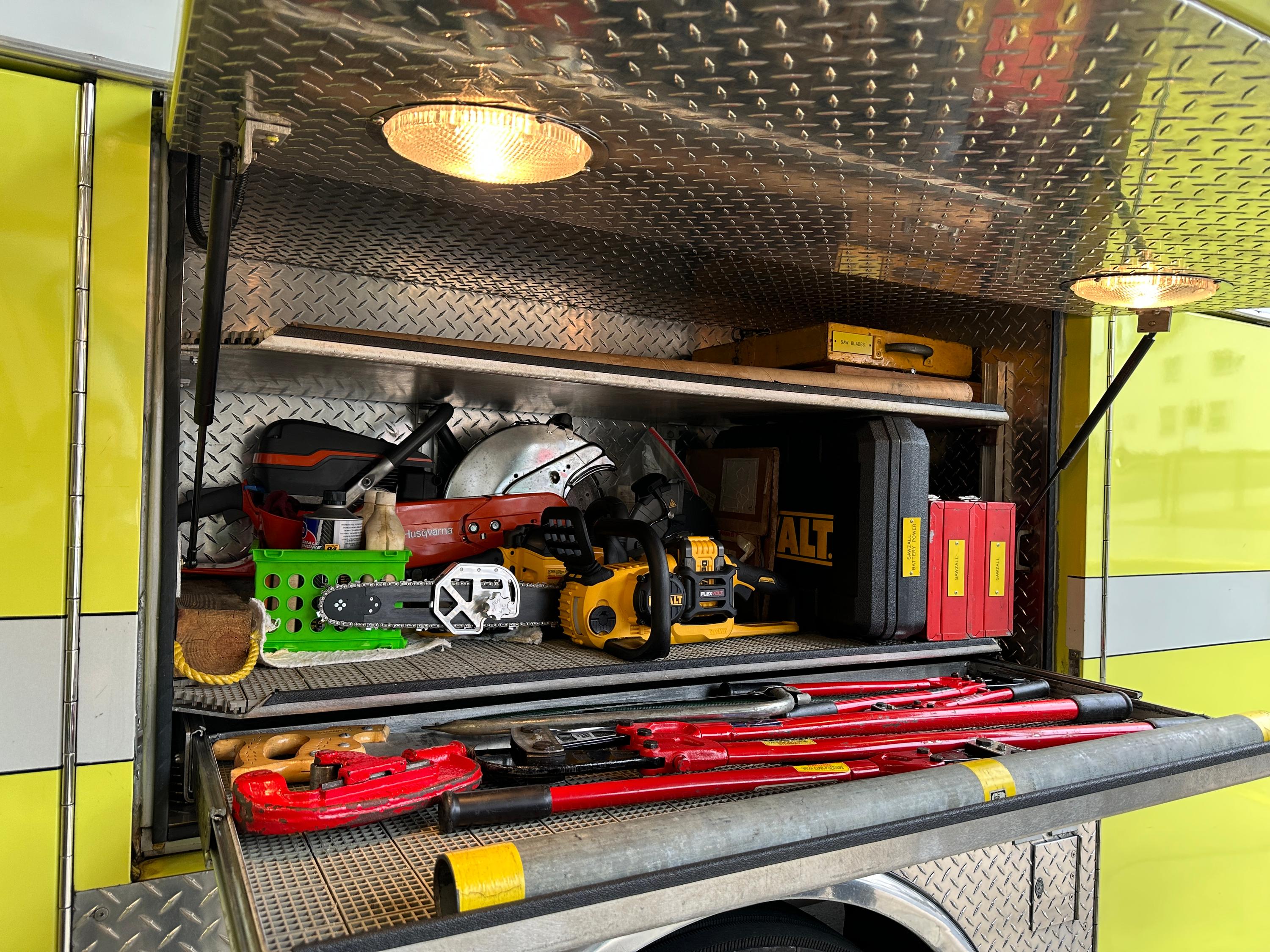 1990 Volvo/Sanford Walk-In Rescue - image 47