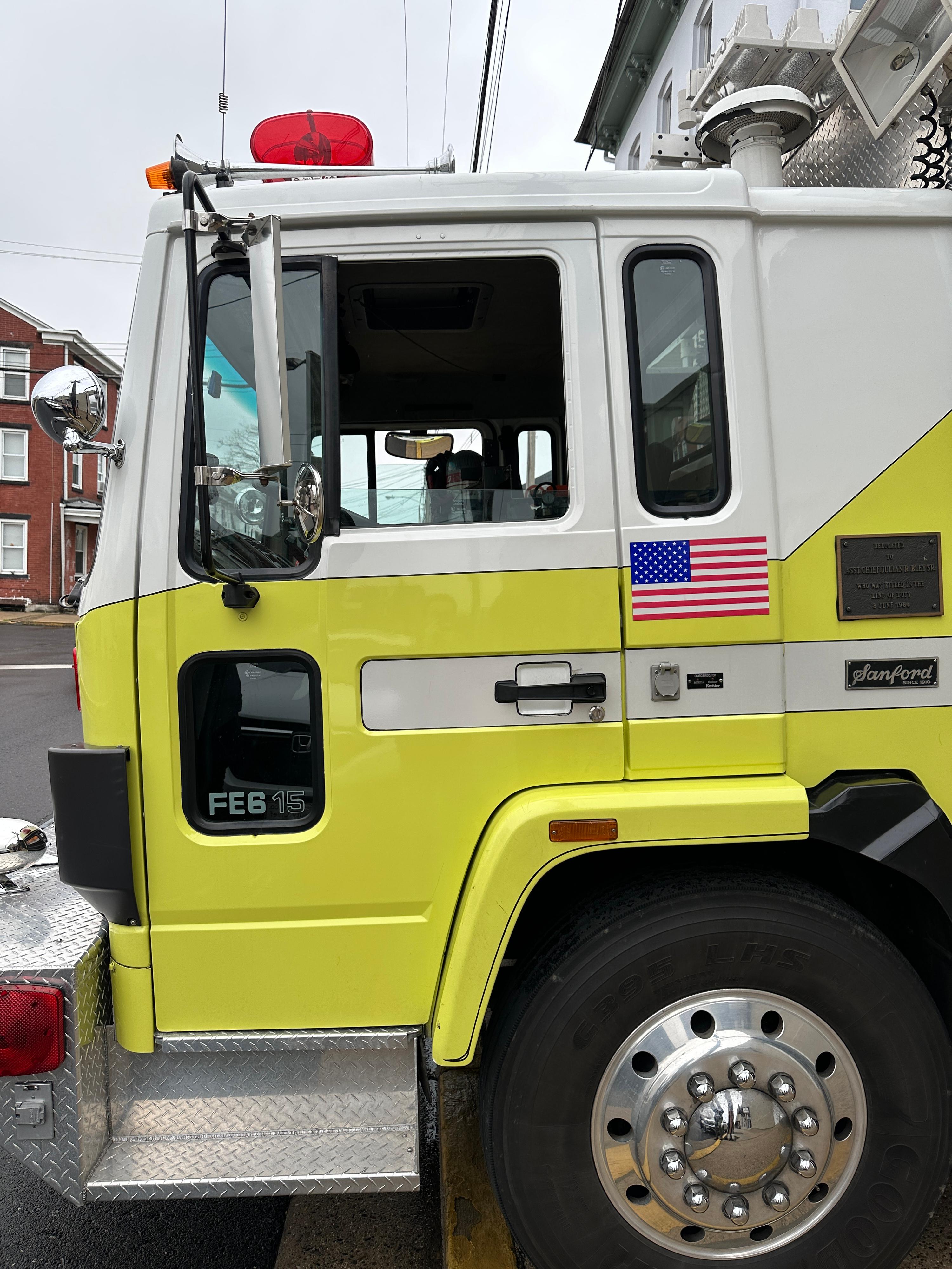 1990 Volvo/Sanford Walk-In Rescue - image 13