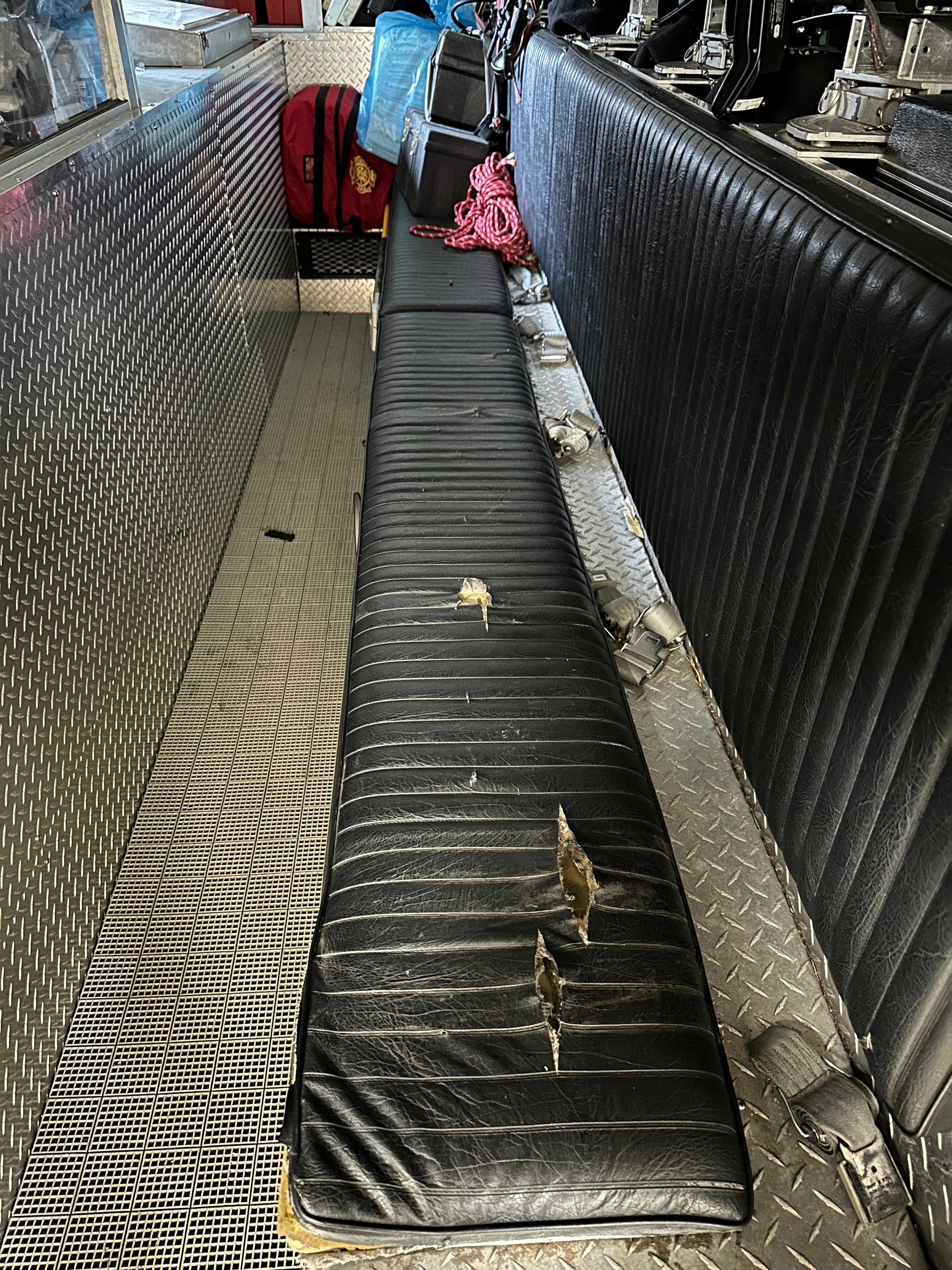 1990 Volvo/Sanford Walk-In Rescue - image 25
