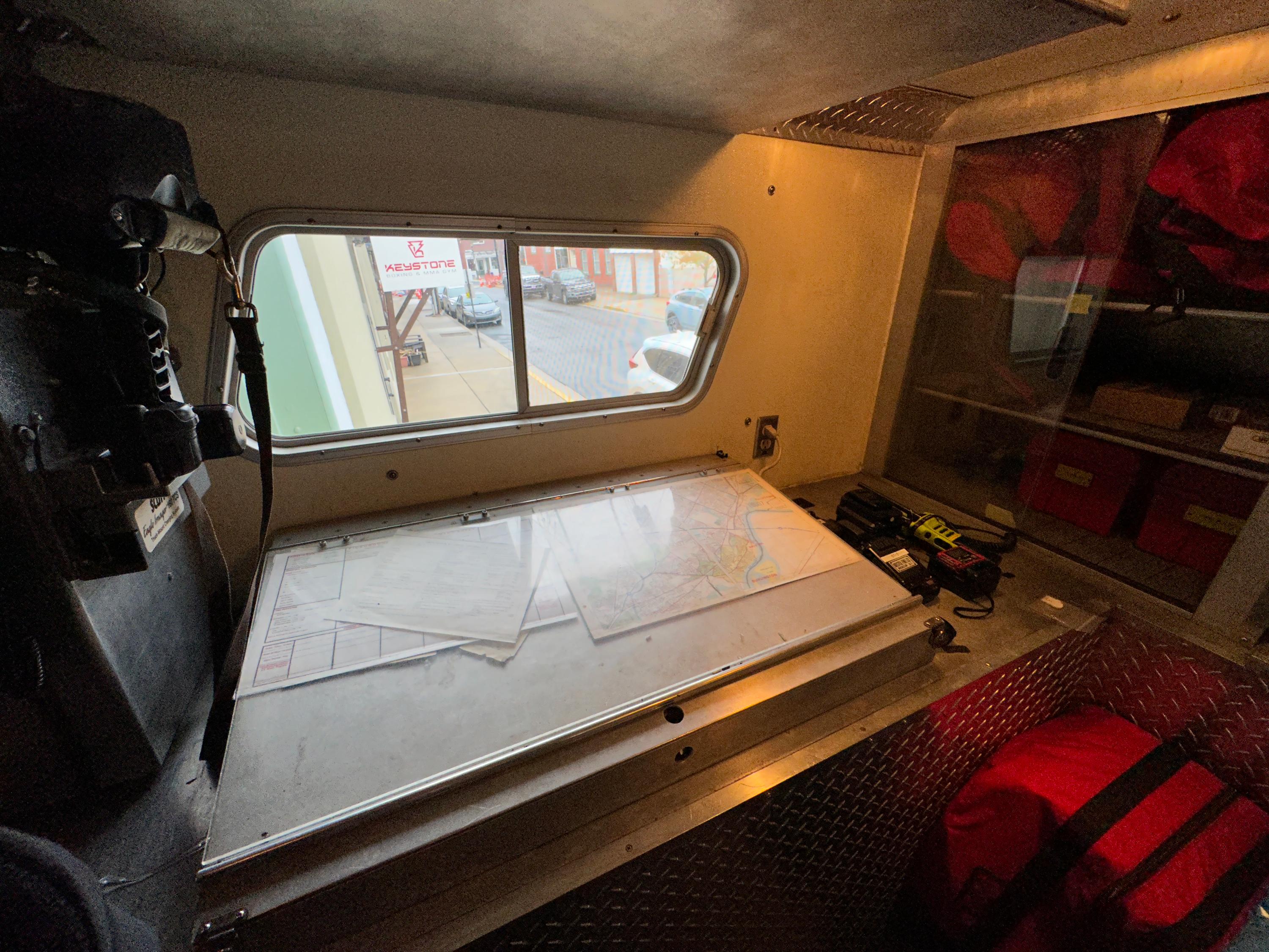 1990 Volvo/Sanford Walk-In Rescue - image 31