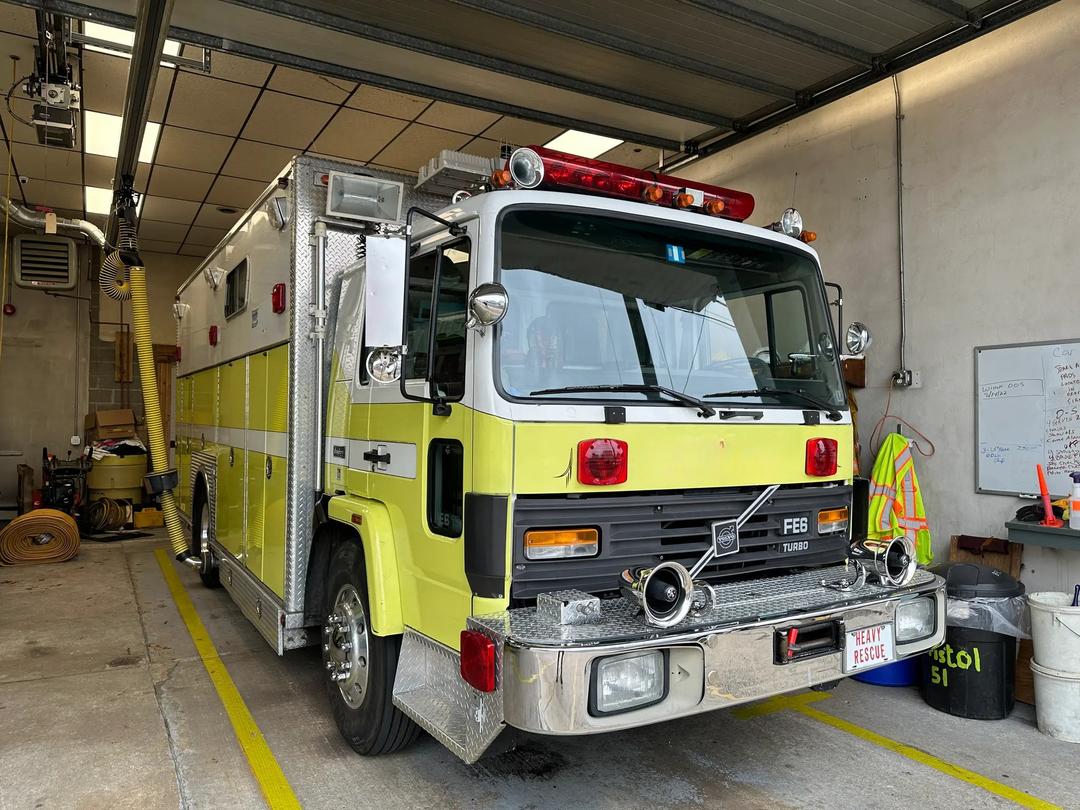 1990 Volvo/Sanford 19' Walk-In Rescue