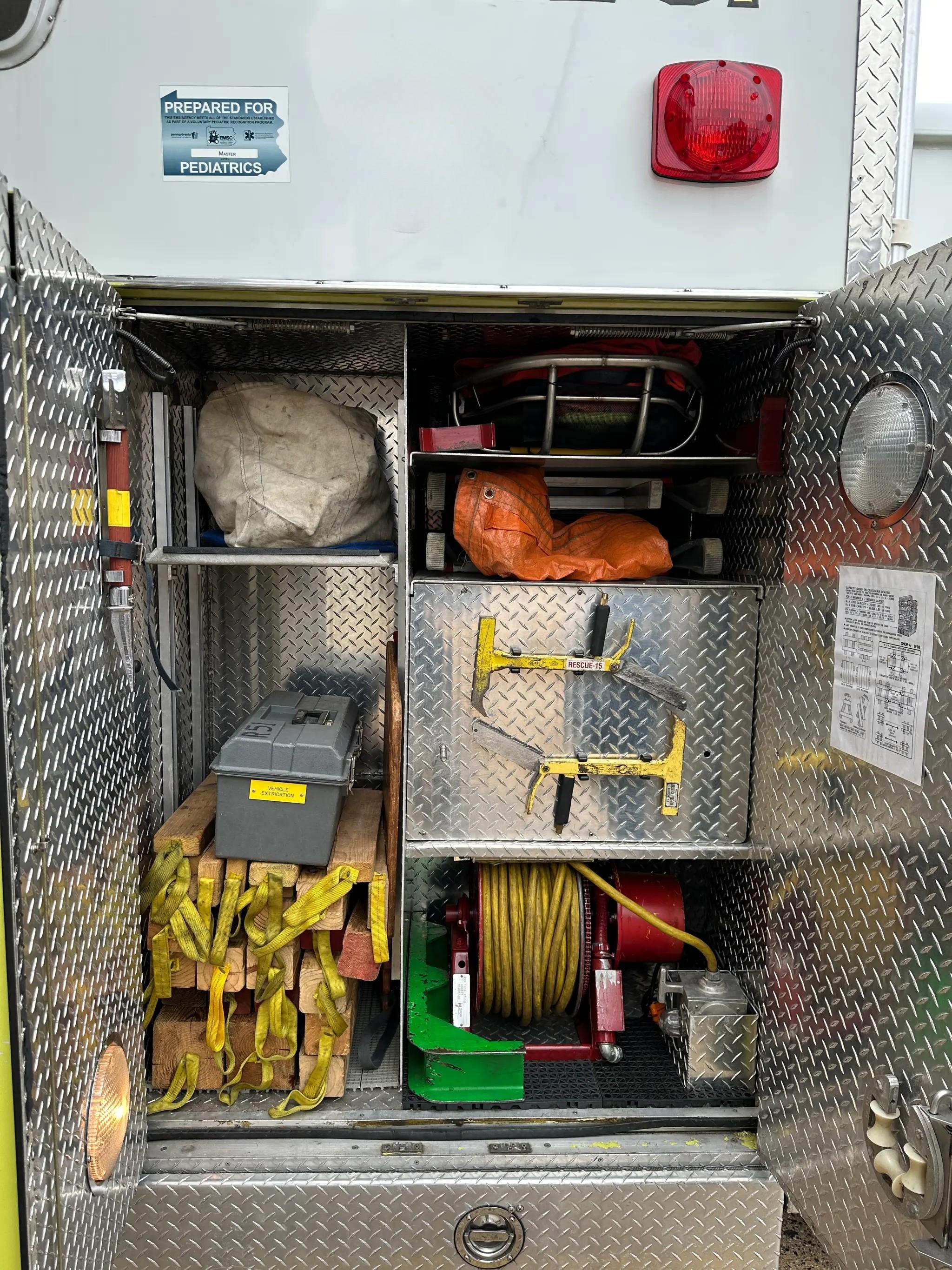 1990 Volvo/Sanford Walk-In Rescue - image 45