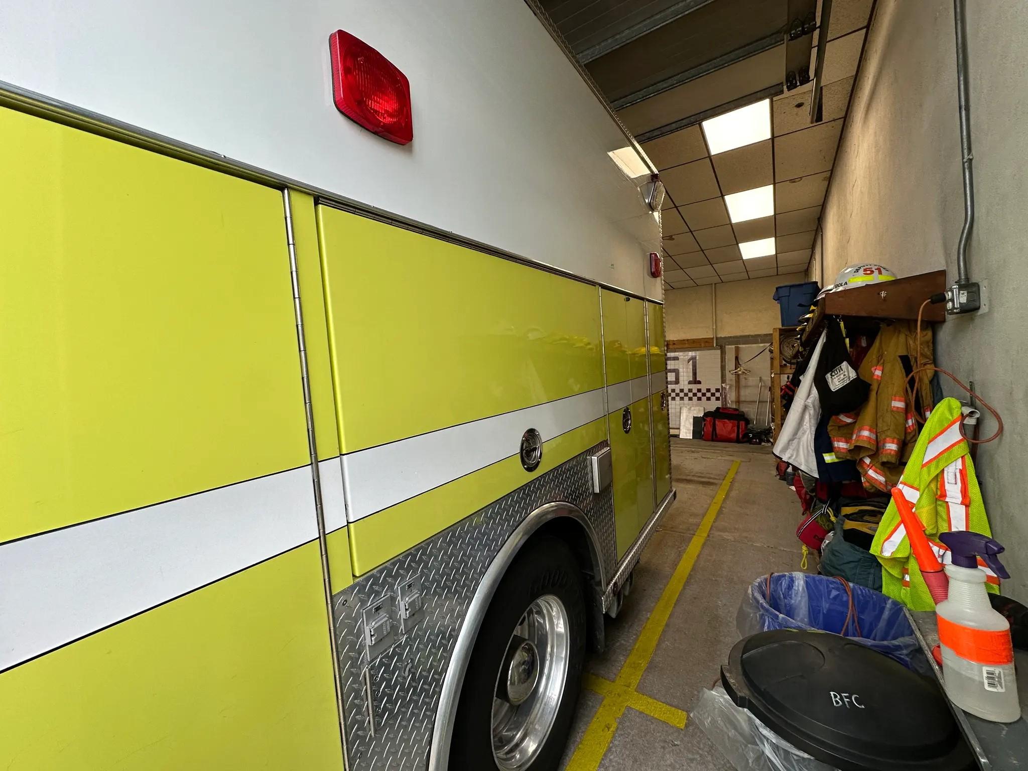 1990 Volvo/Sanford Walk-In Rescue - image 23