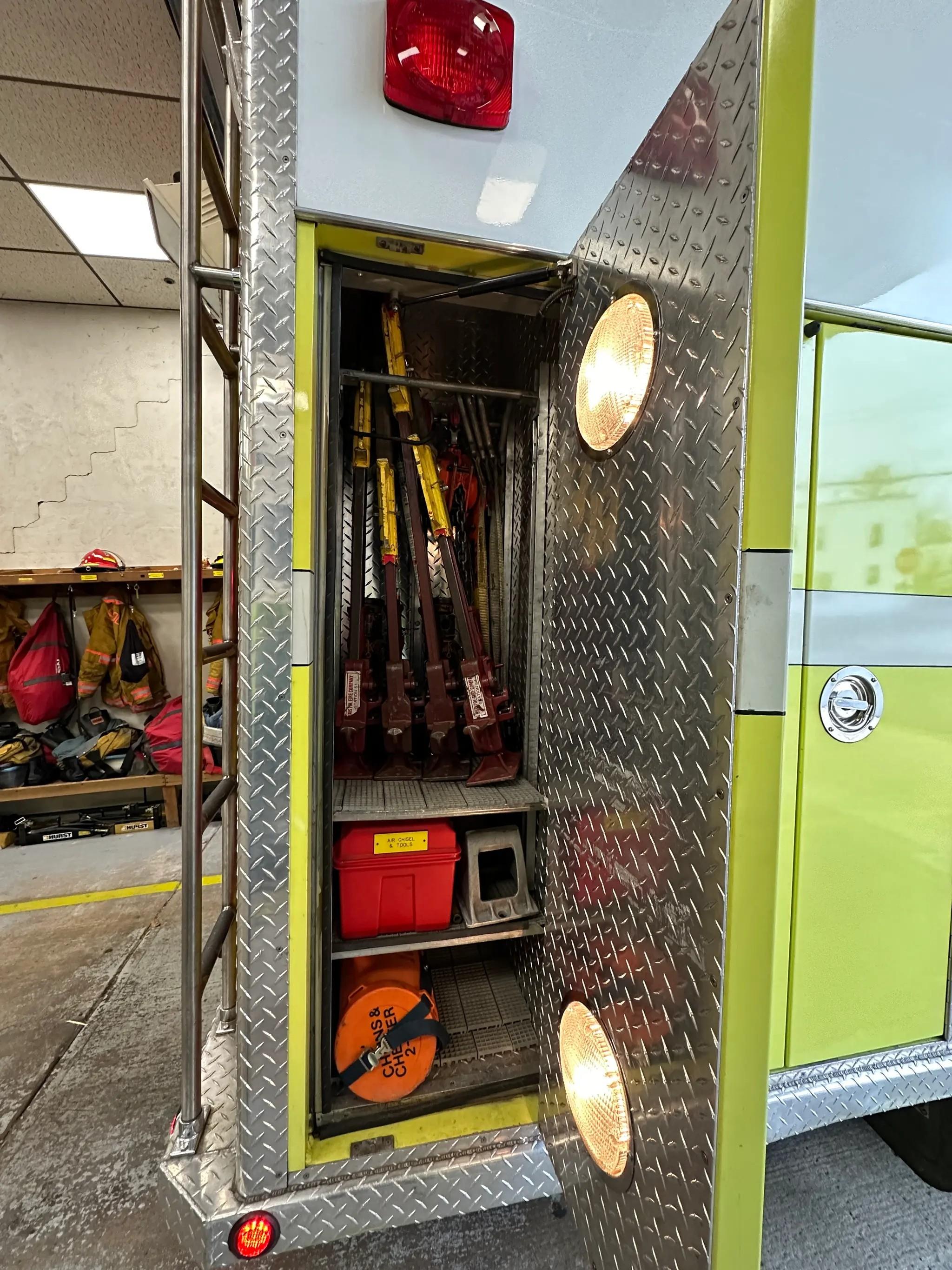 1990 Volvo/Sanford Walk-In Rescue - image 49