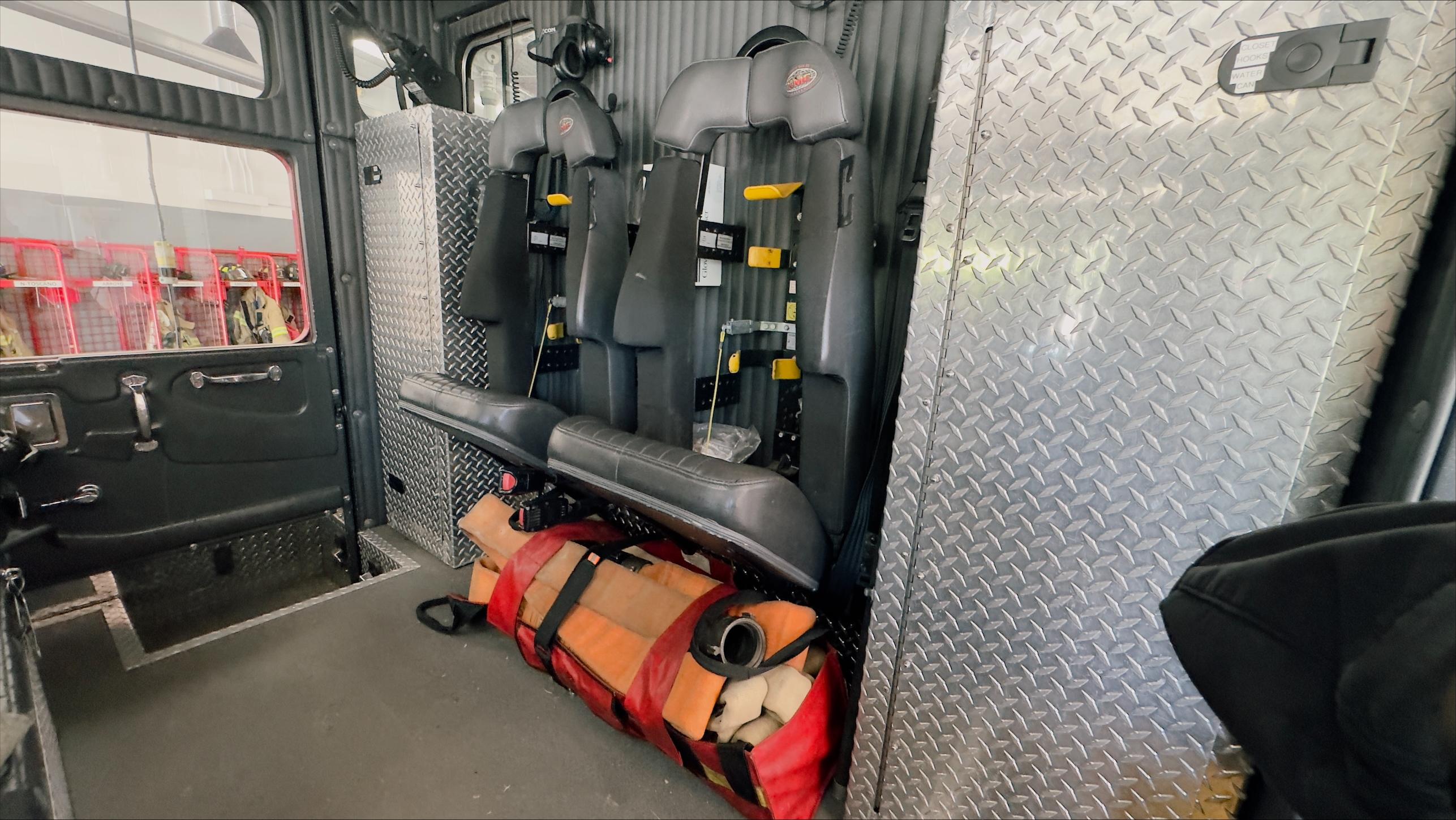 2002 KME Excel Engine, including equipment - image 7