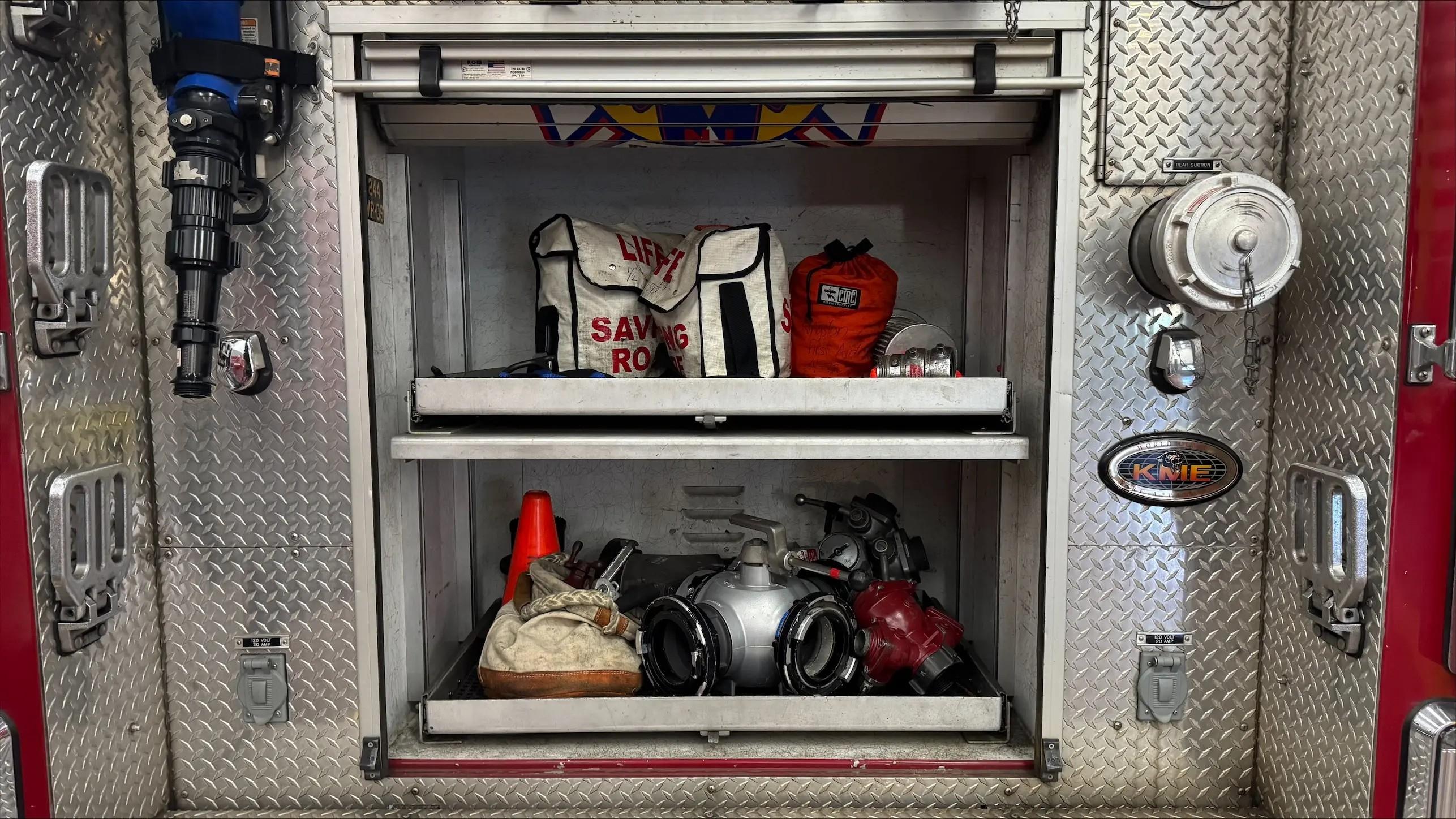 2002 KME Excel Engine, including equipment - image 11