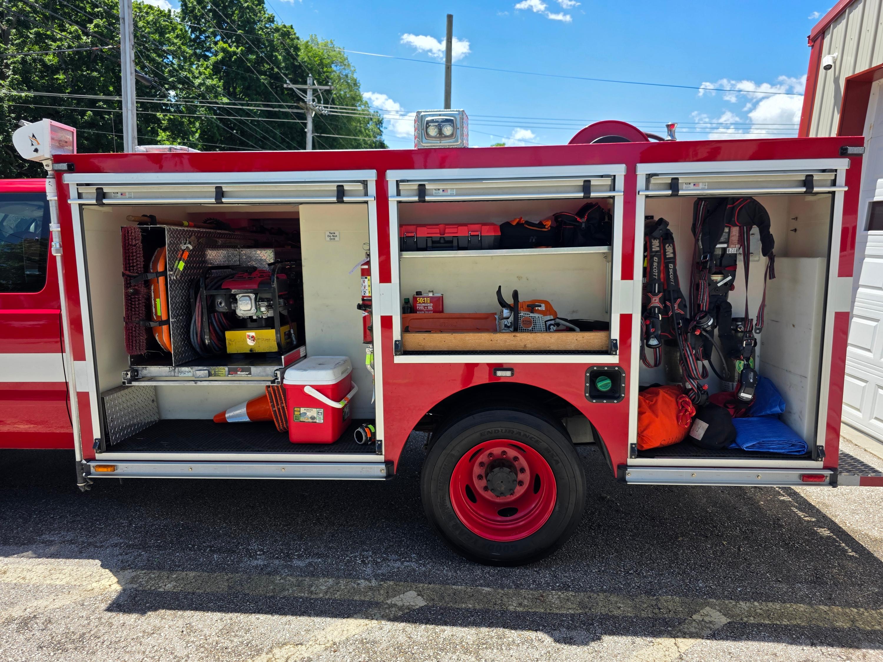 2008 Ford 4x4 Light Rescue - image 8