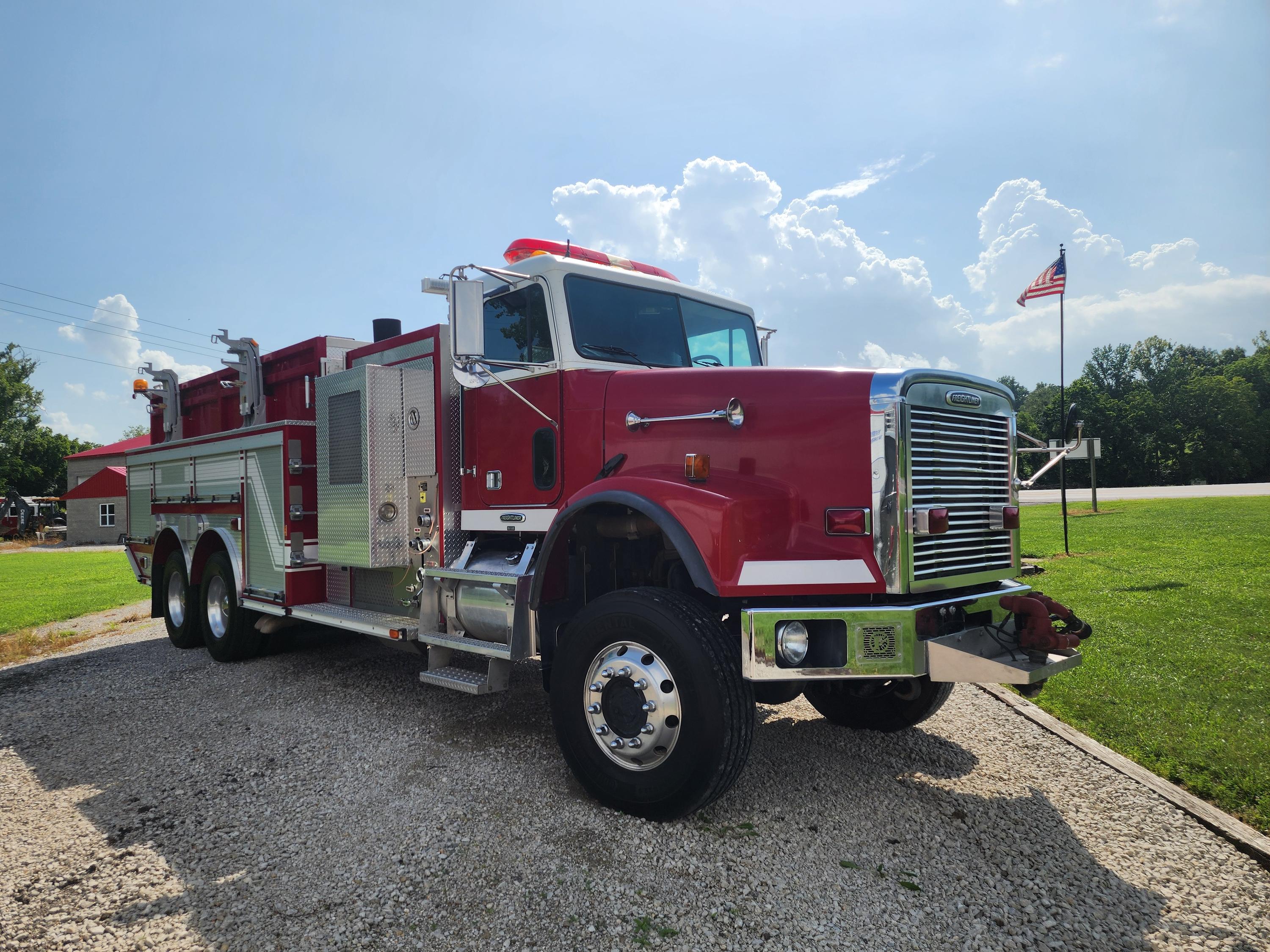 2002 FLD120 EONE 2200 Gallon Tanker 6X6 - image 3