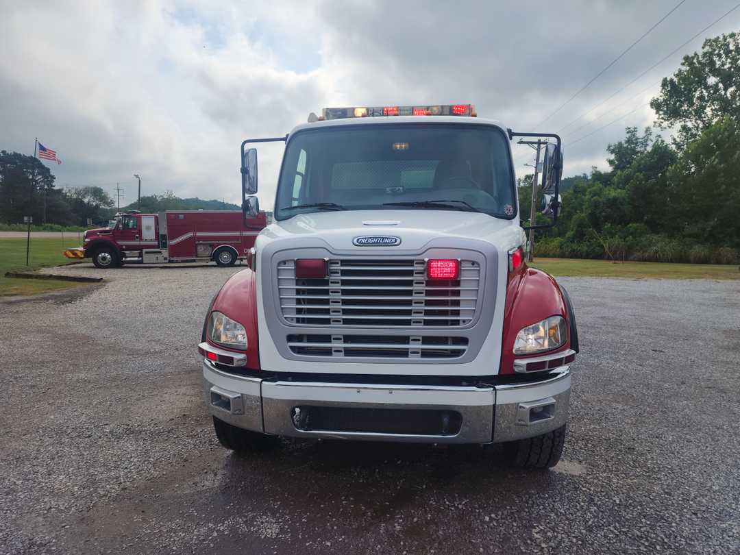2007 Freightliner 2750 Gallon Tank