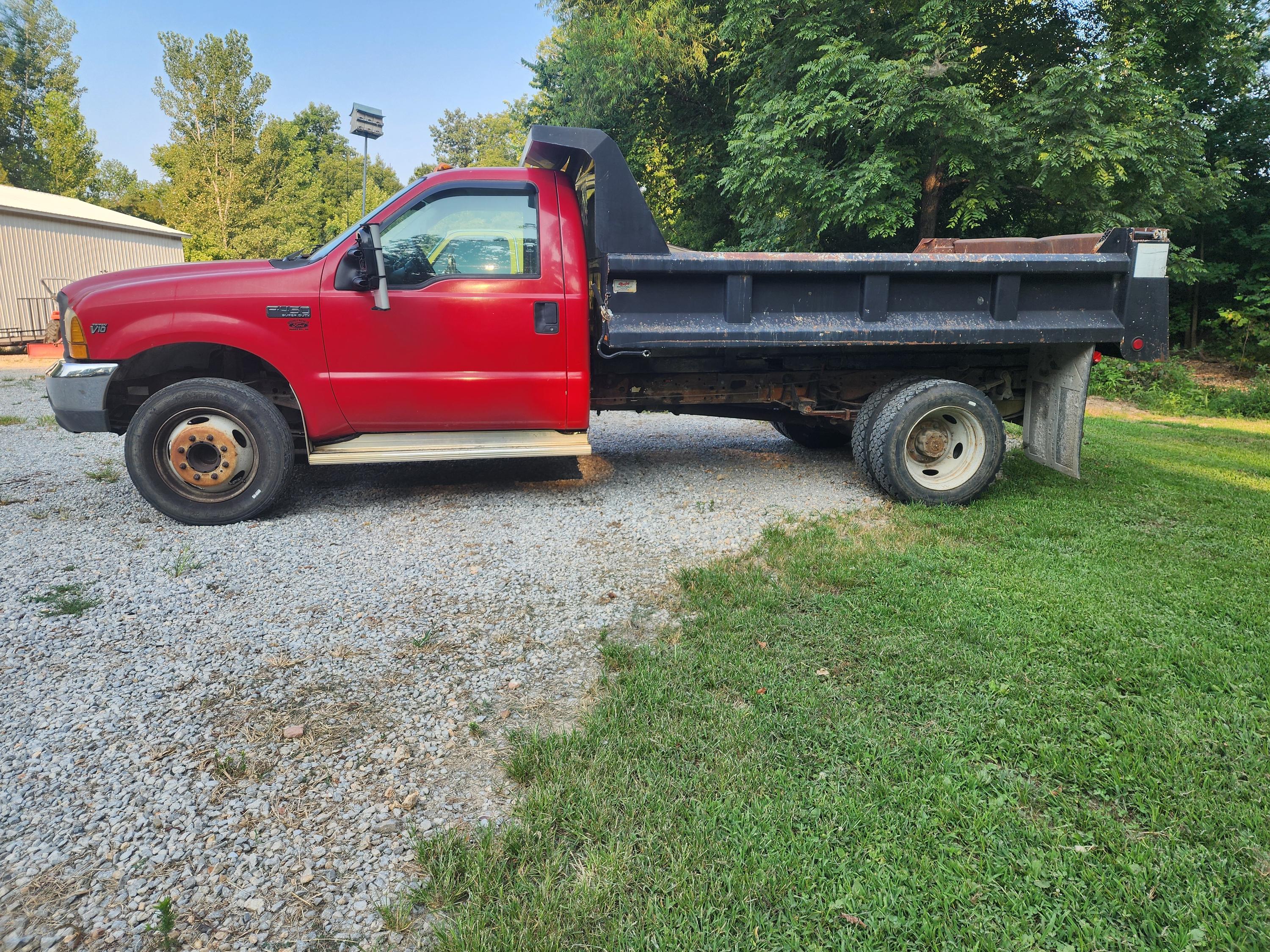 2000 Ford F450 Dump Truck - image 3