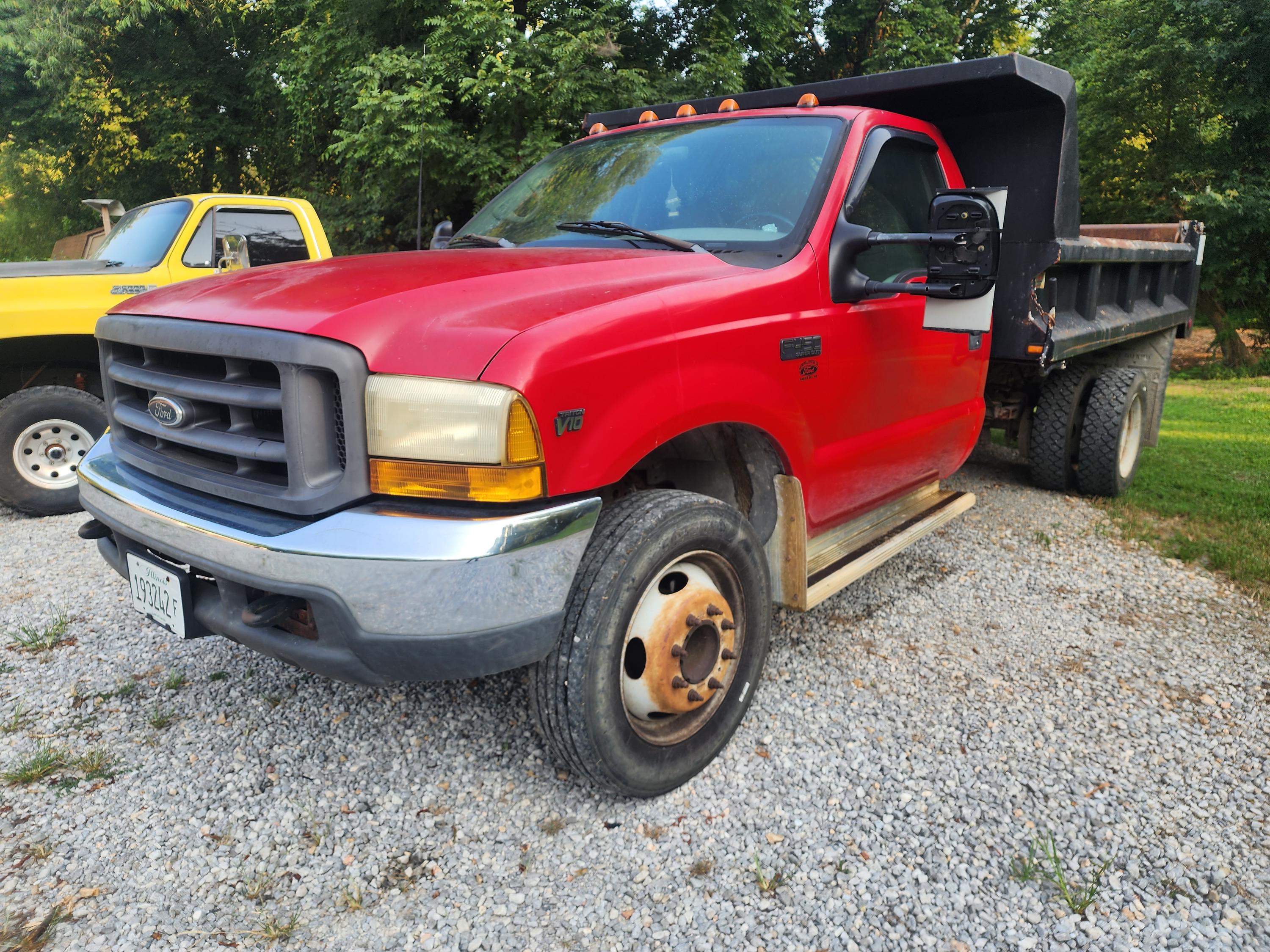 2000 Ford F450 Dump Truck - image 2