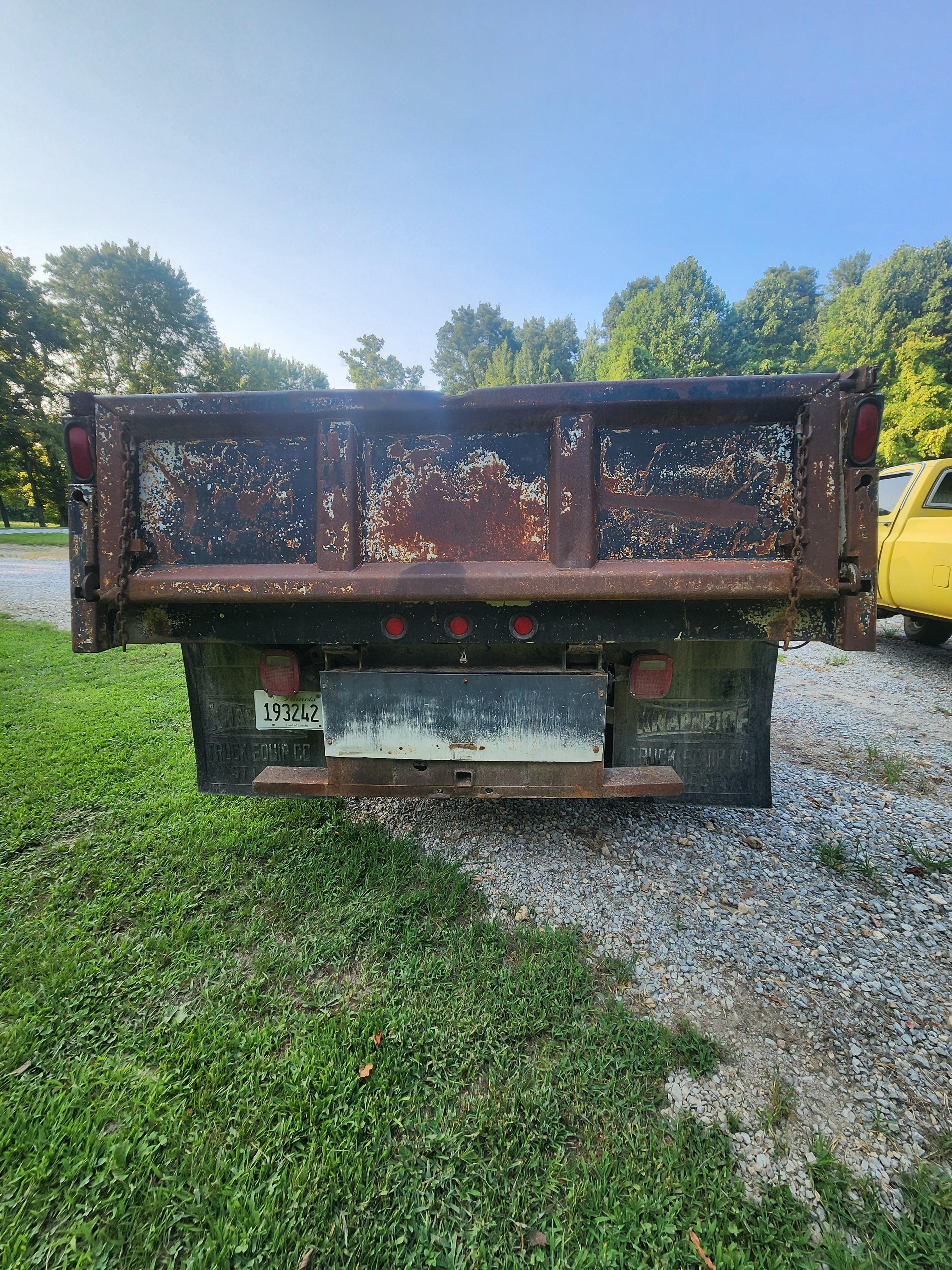 2000 Ford F450 Dump Truck - image 5