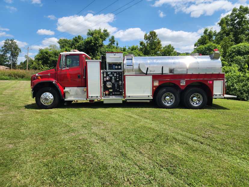 2003 Pierce Freightliner Tanker — photo 2