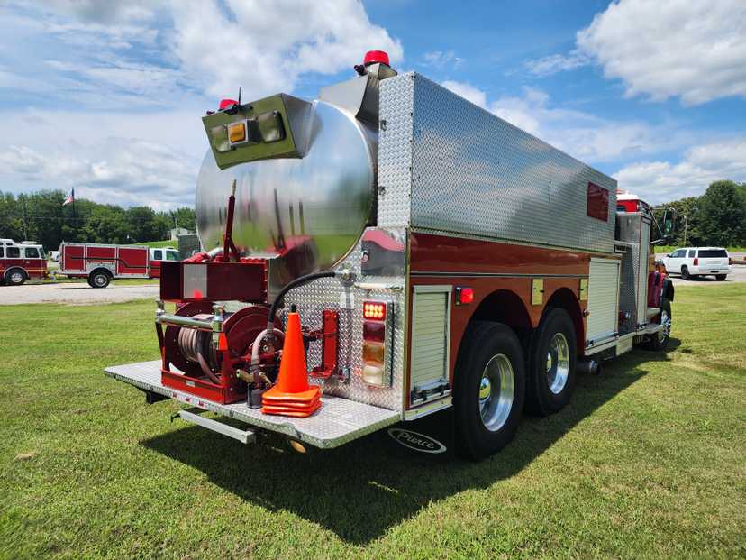 2003 Pierce Freightliner Tanker — photo 5