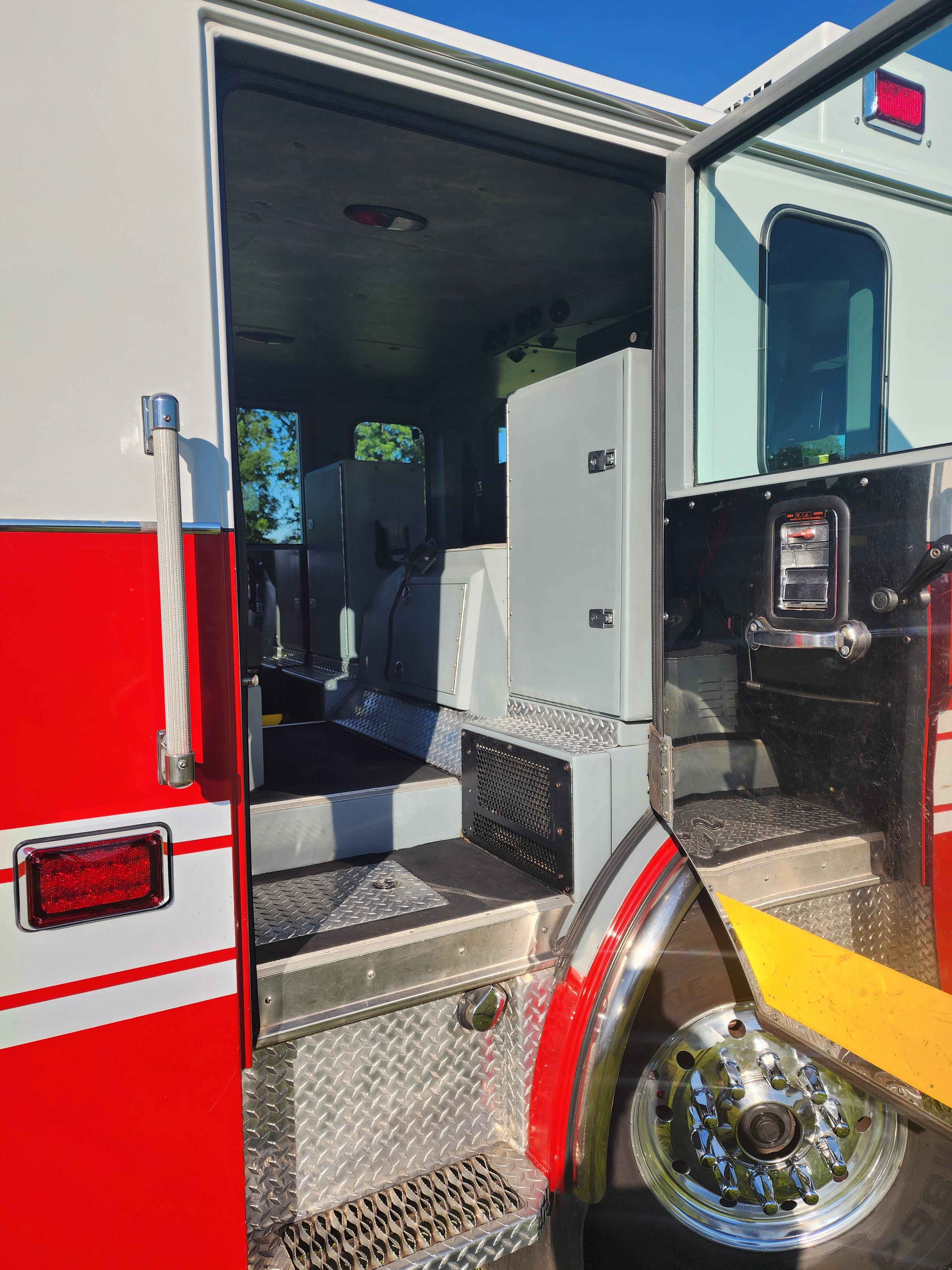 2006 Pierce Arrow XT Pumper Tanker - image 19