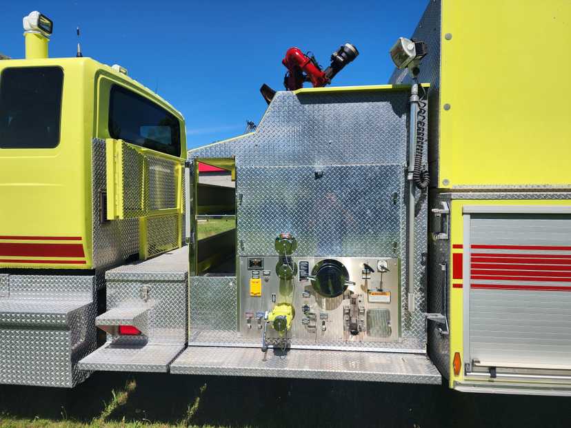 2009 Pierce International 4x4 Pumper Tanker — photo 3