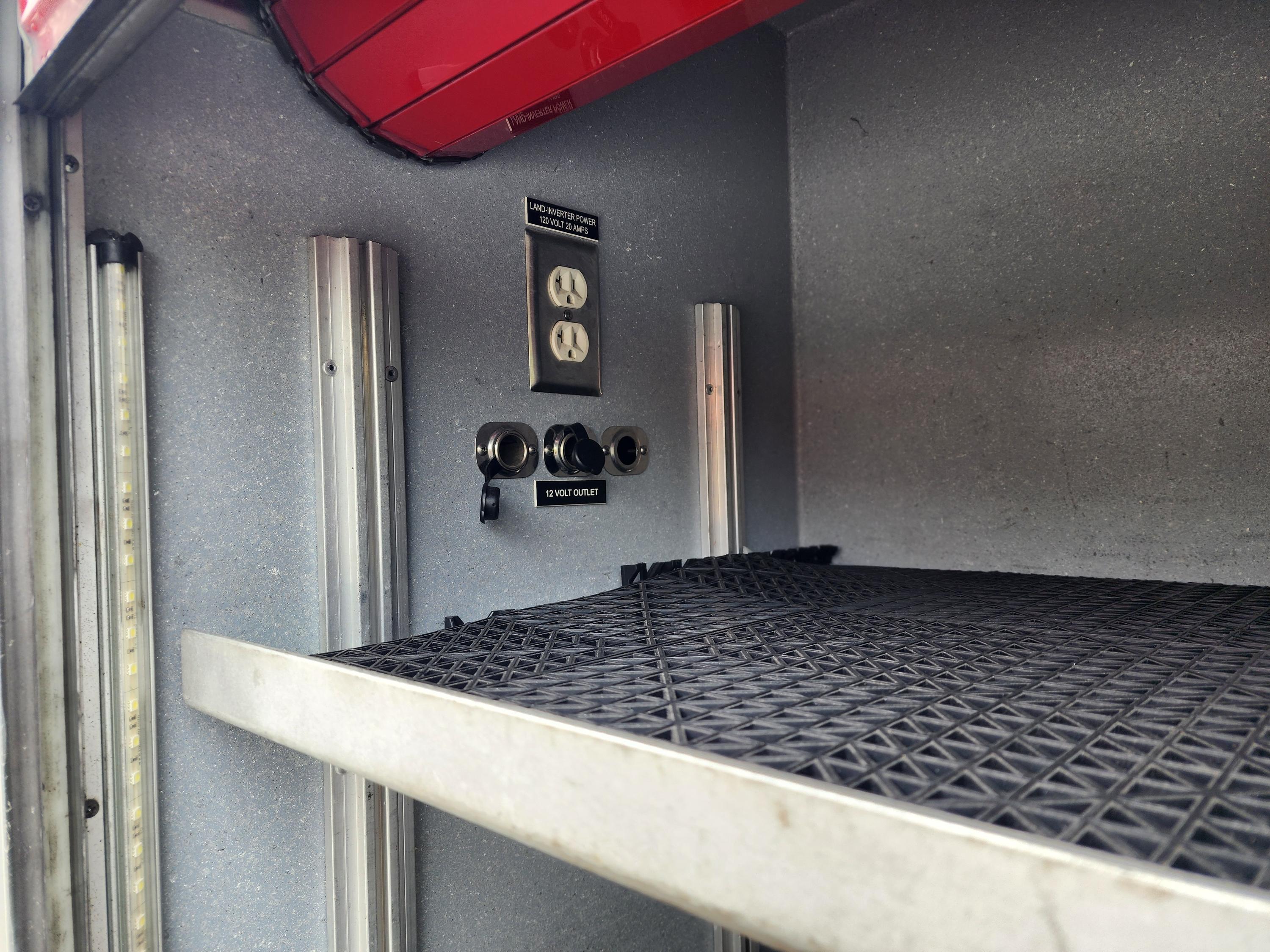 2015 EVI Ford 4x4 Light Rescue - image 10
