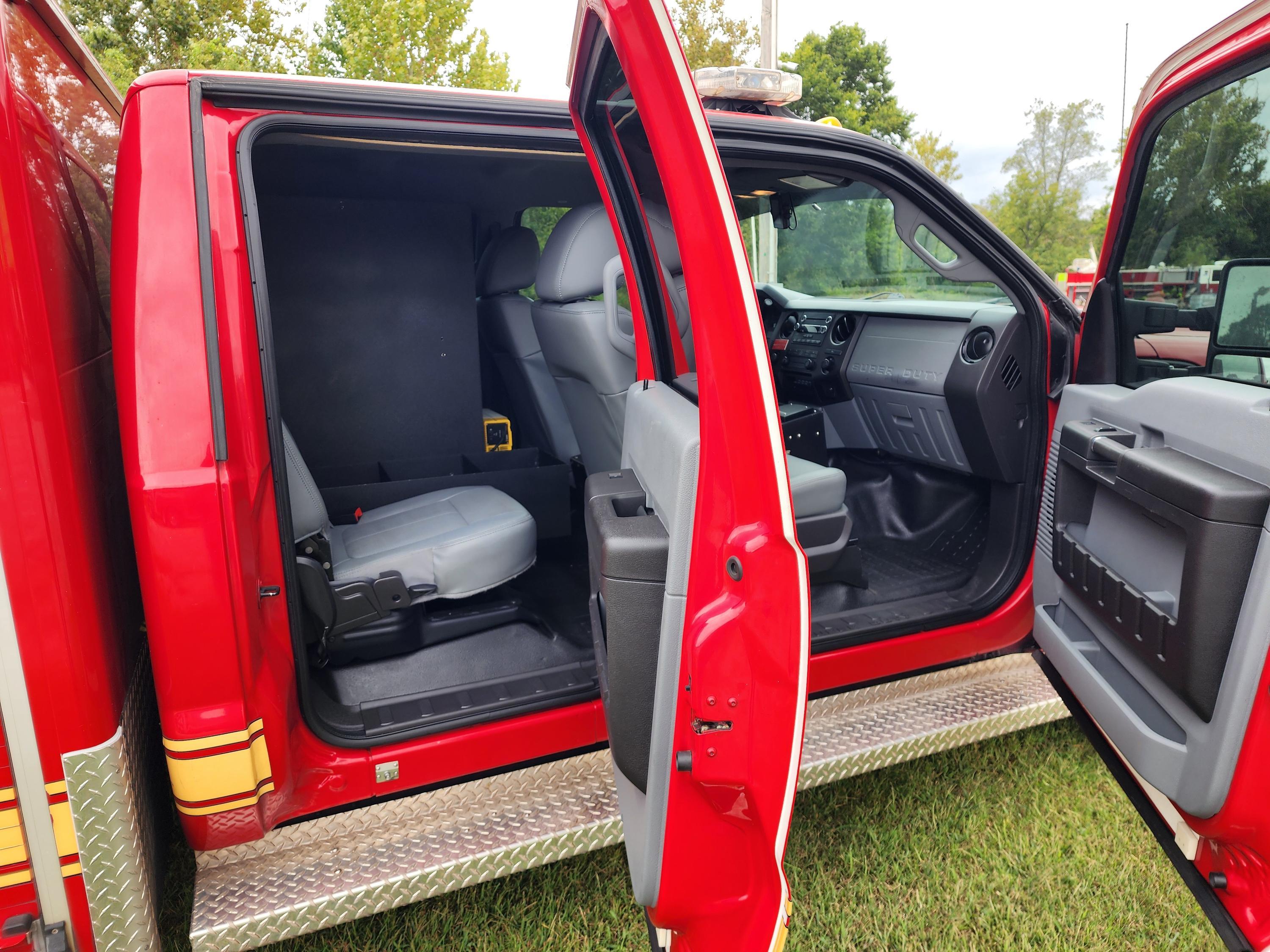 2015 EVI Ford 4x4 Light Rescue - image 9