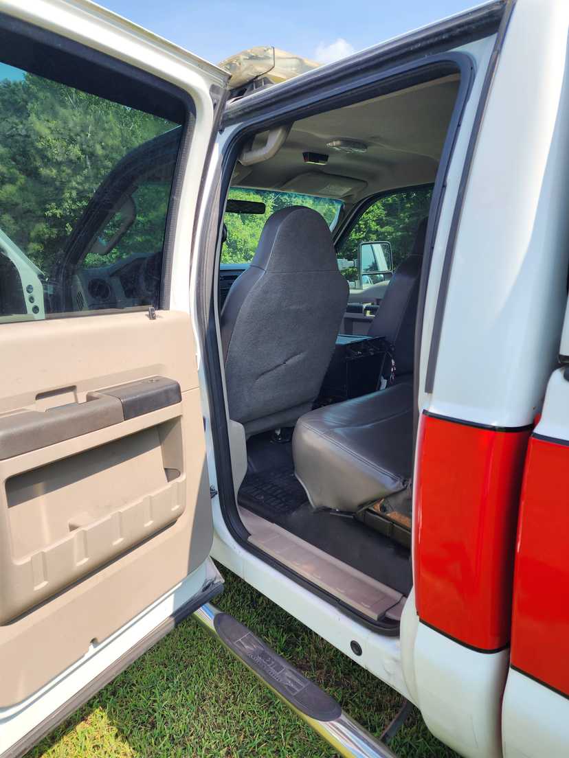 2009 Ford F250 4x4 Command Truck — photo 8