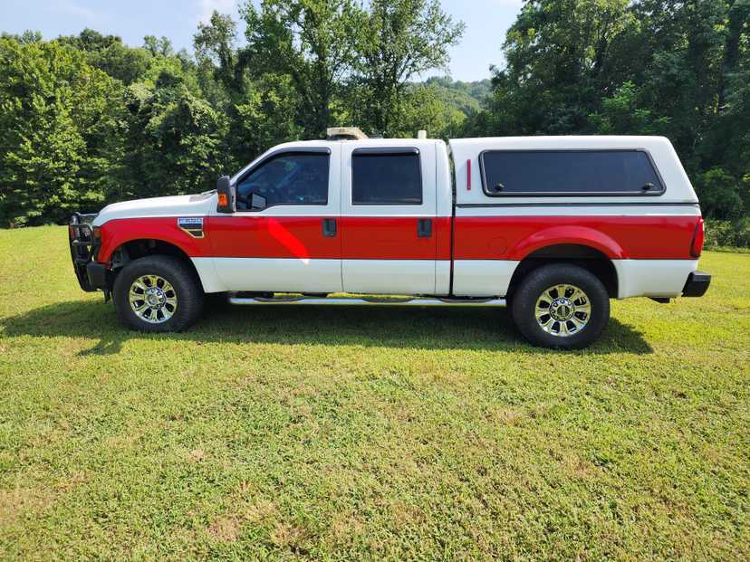 2009 Ford F250 4x4 Command Truck — photo 2