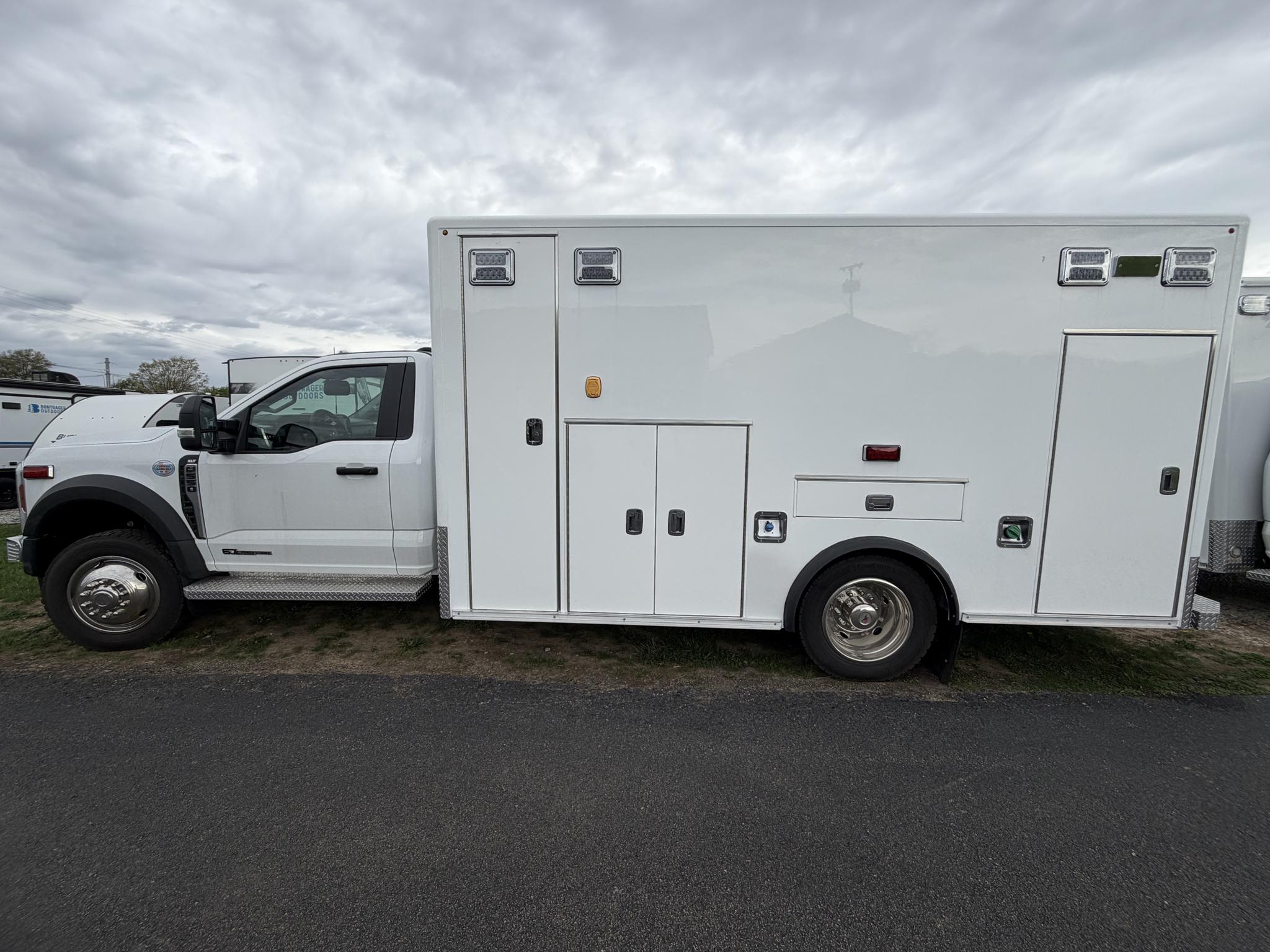 2024 PL-Custom Ford 4x4 Type I Ambulance - image 4