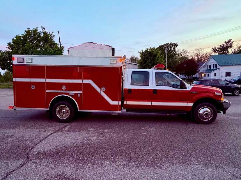 2002 KME Ford 4x4 Light Rescue — photo 2