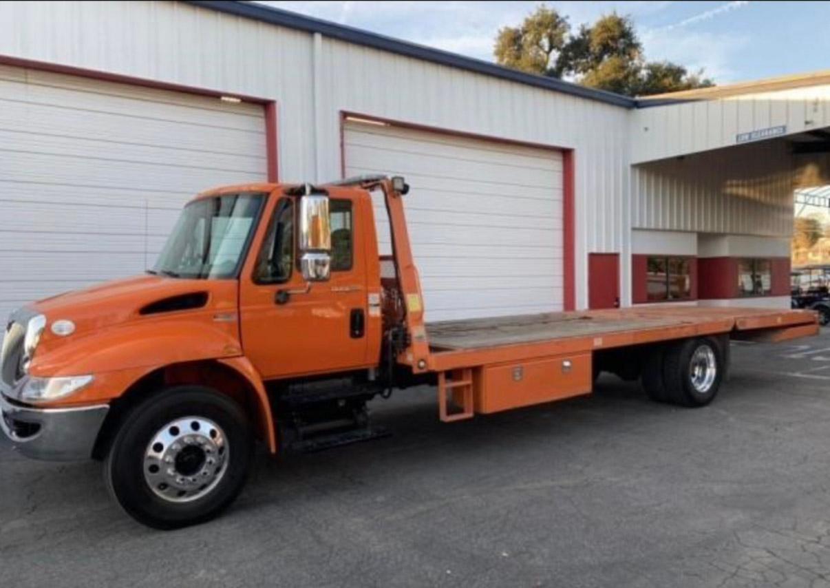 2013 International Equipment Hauler - image 3