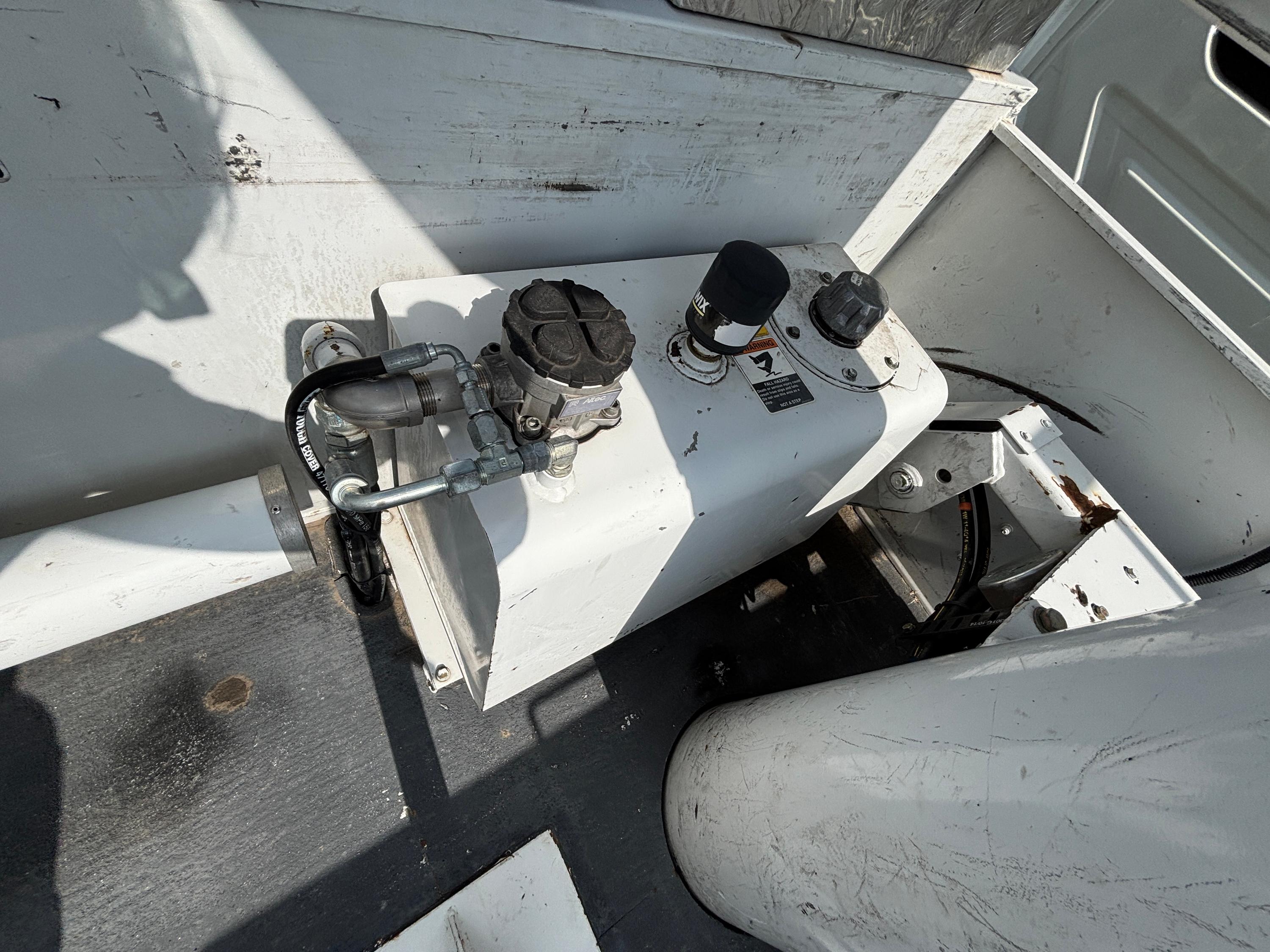 2015 International Bucket - image 28