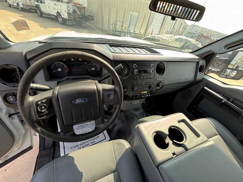 2015 Ford Crew Cab F550 Dump Body — photo 8
