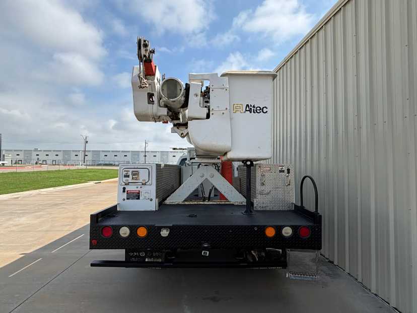 2008 Ford F550 Bucket — photo 3