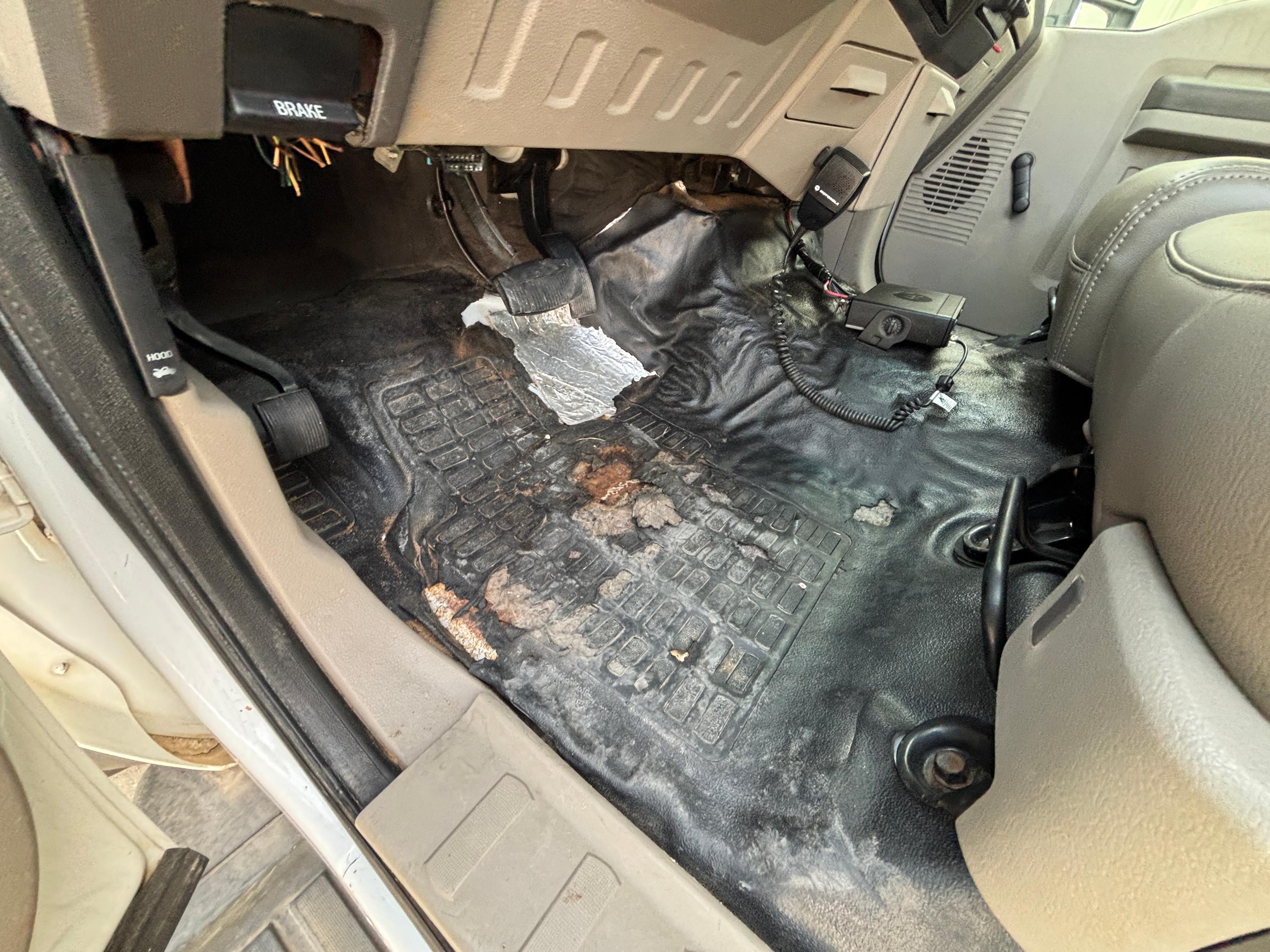 2008 Ford F550 Bucket - image 11