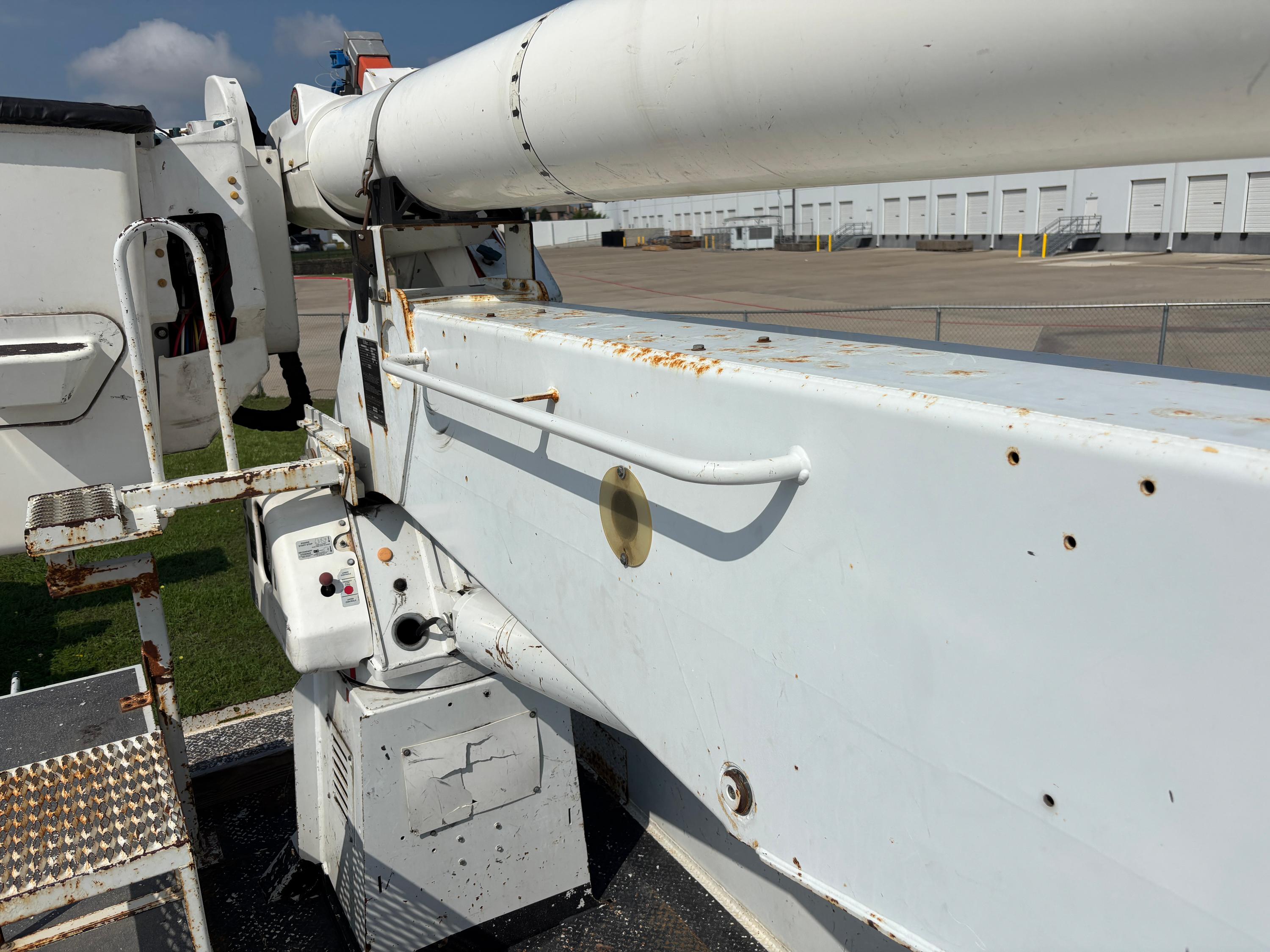 2015 Freightliner M2106 Bucket - image 24