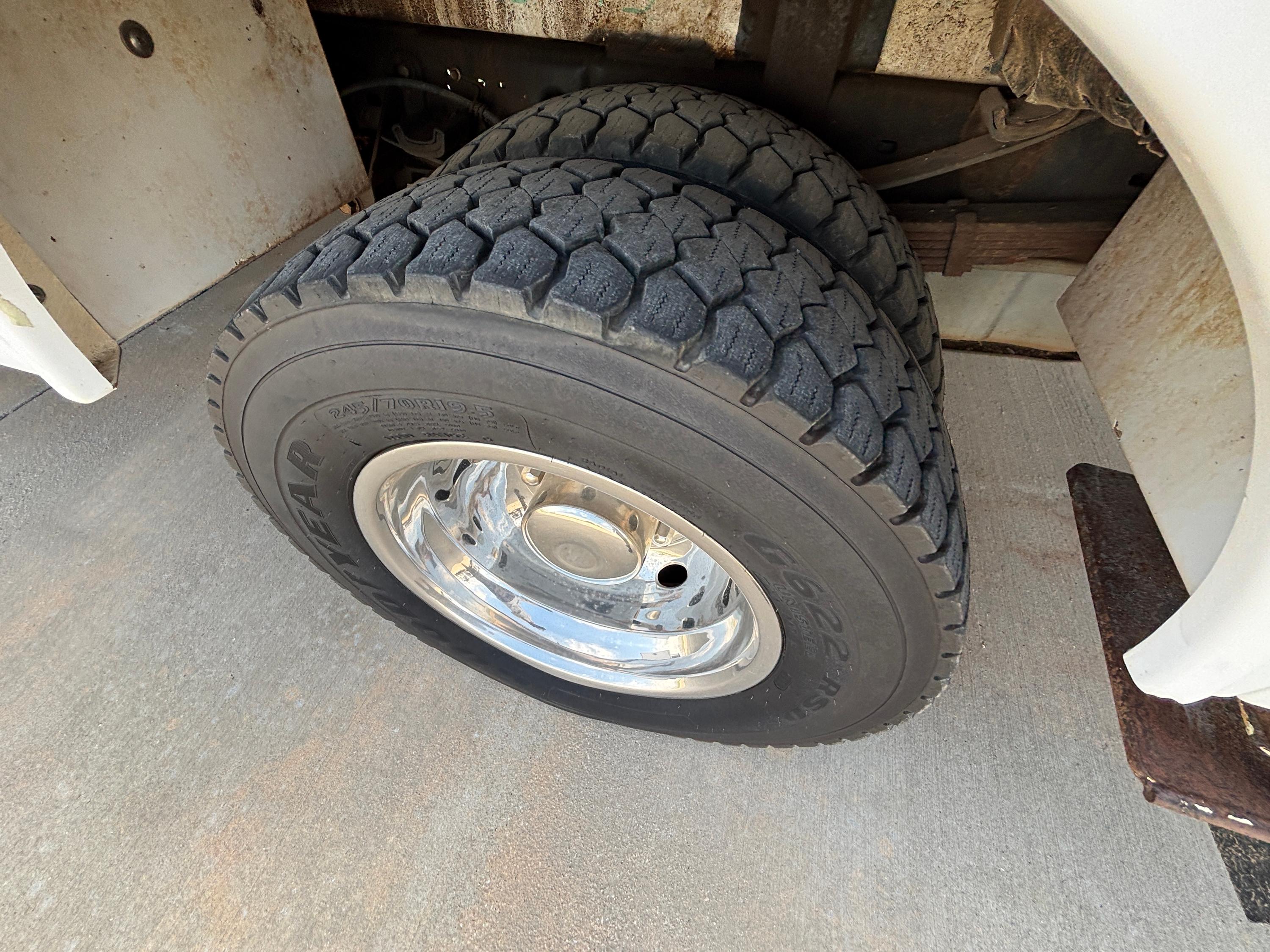 2008 Ford F550 Bucket - image 31