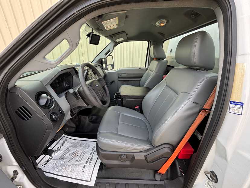 2013 Ford F-350 Utility — photo 7