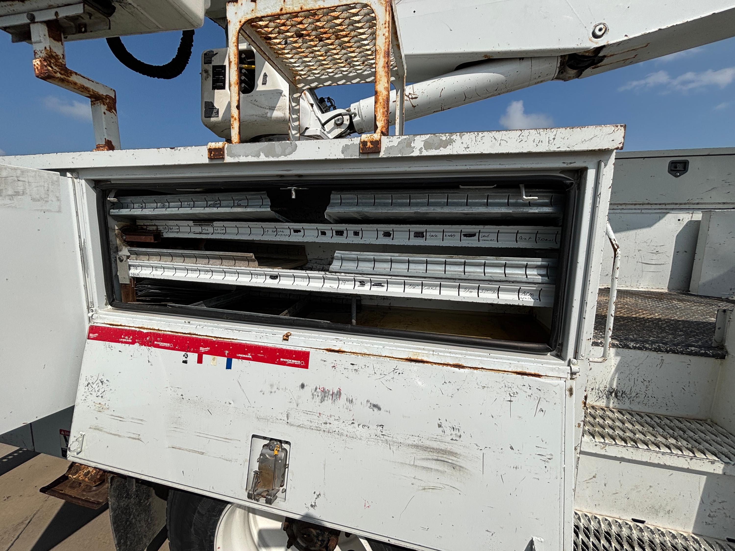 2015 Freightliner M2106 Bucket - image 19