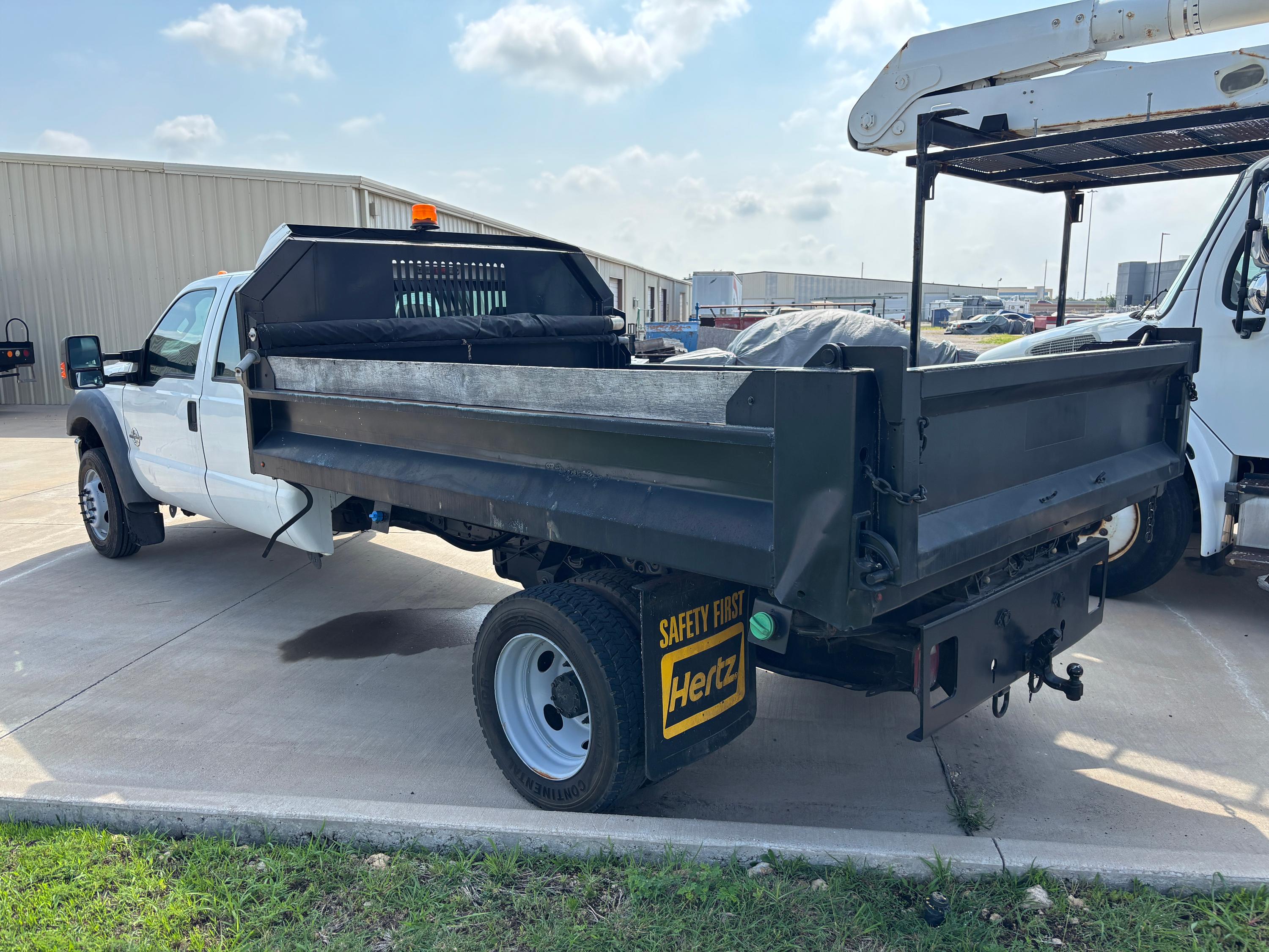 2015 Ford Crew Cab F550 Dump Body - image 2