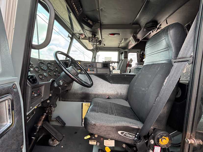 2001 Pierce Pumper — photo 7