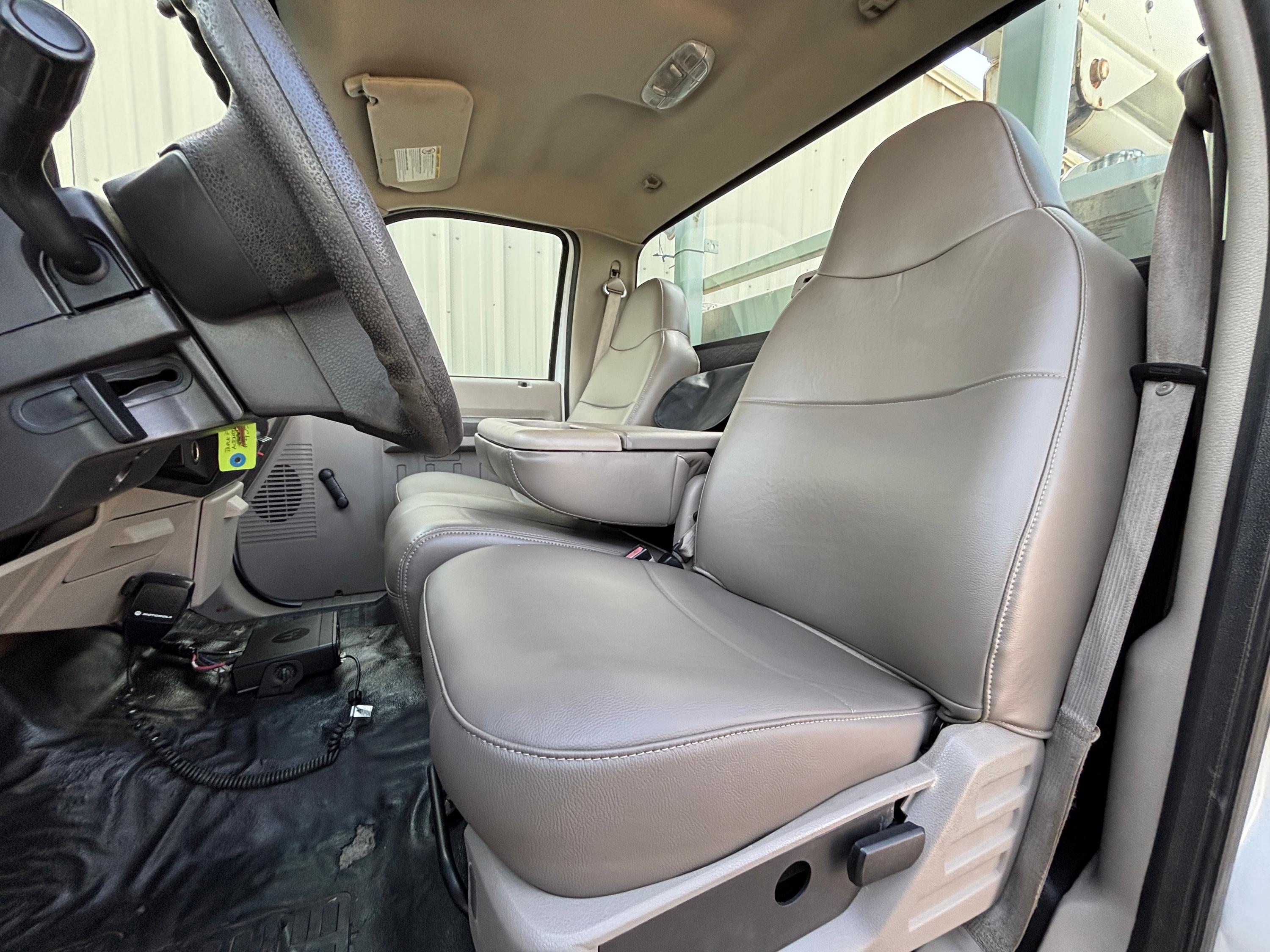 2008 Ford F550 Bucket - image 12